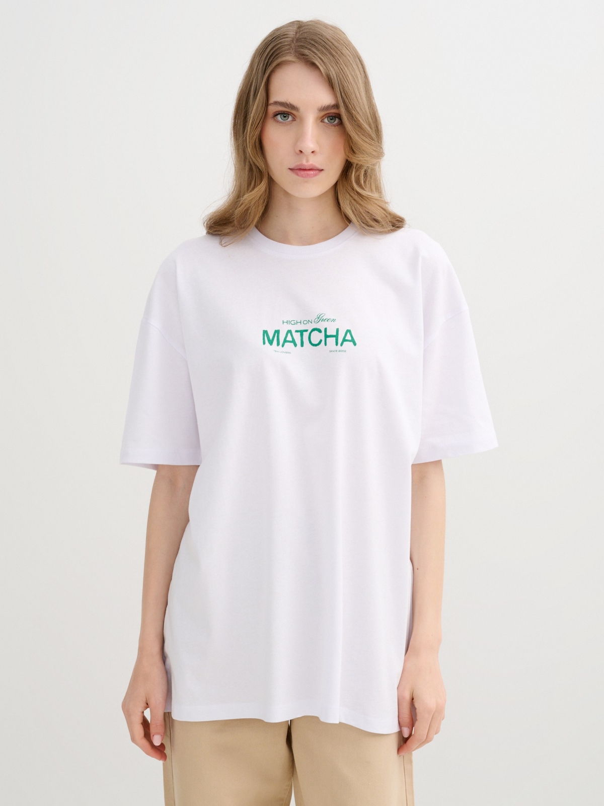 Matcha Oversize T-shirt white middle front view