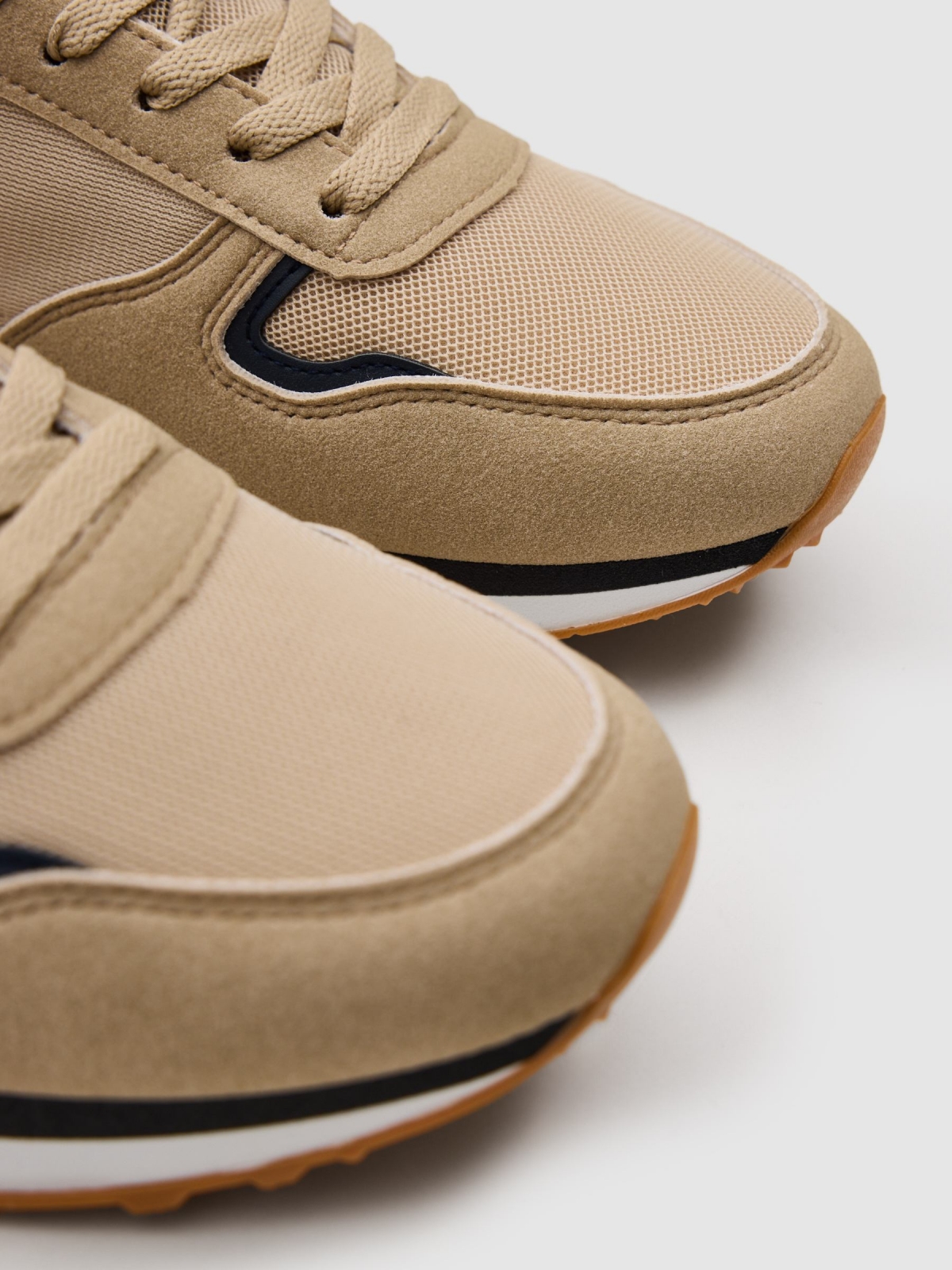 Zapatillas nylon running combinadas beige vista detalle