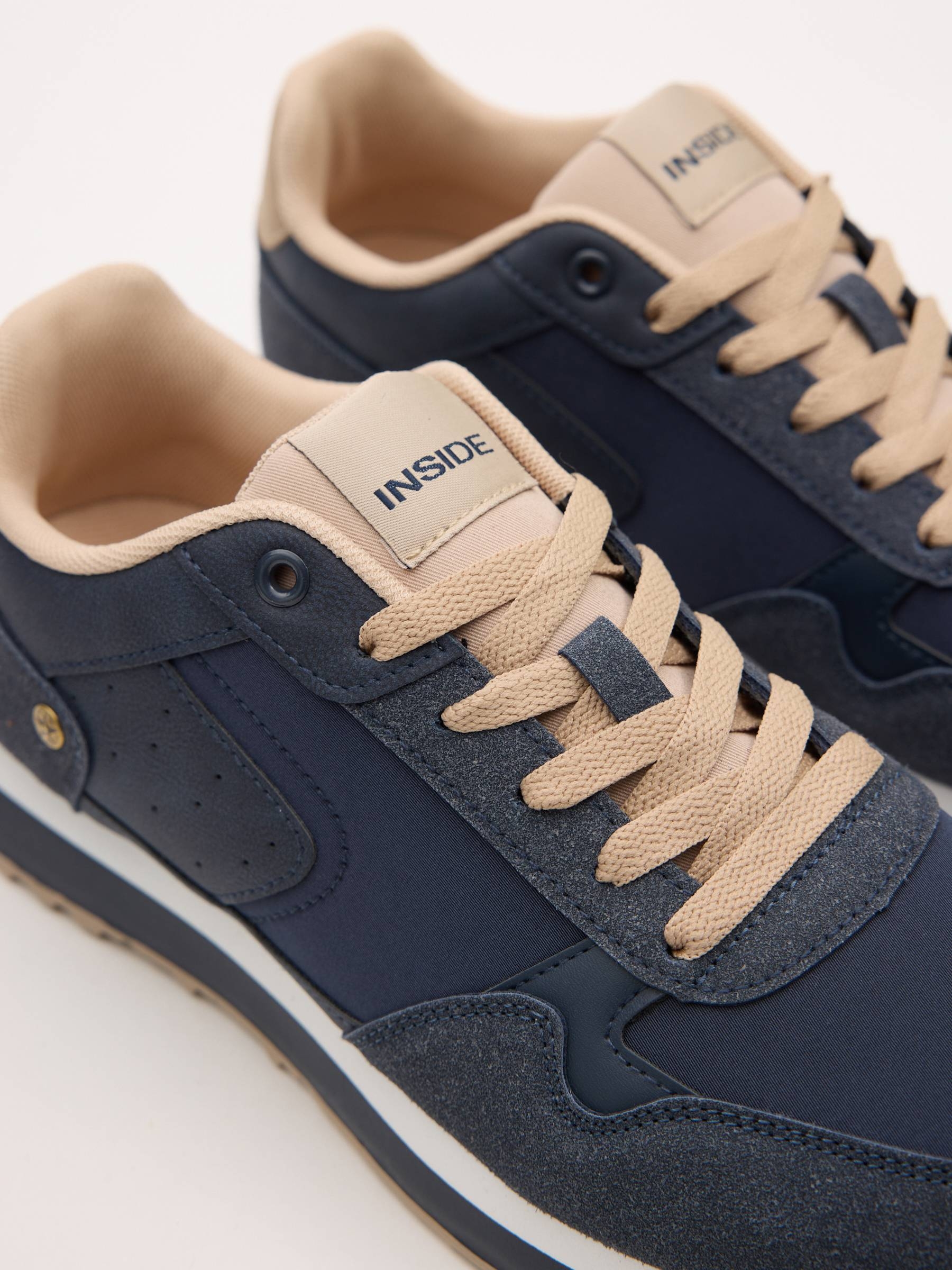 Combined nylon running shoes