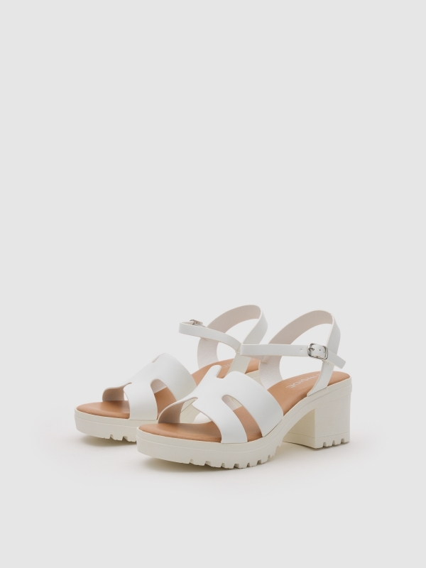 Crossed strap platform sandal white 45º front view