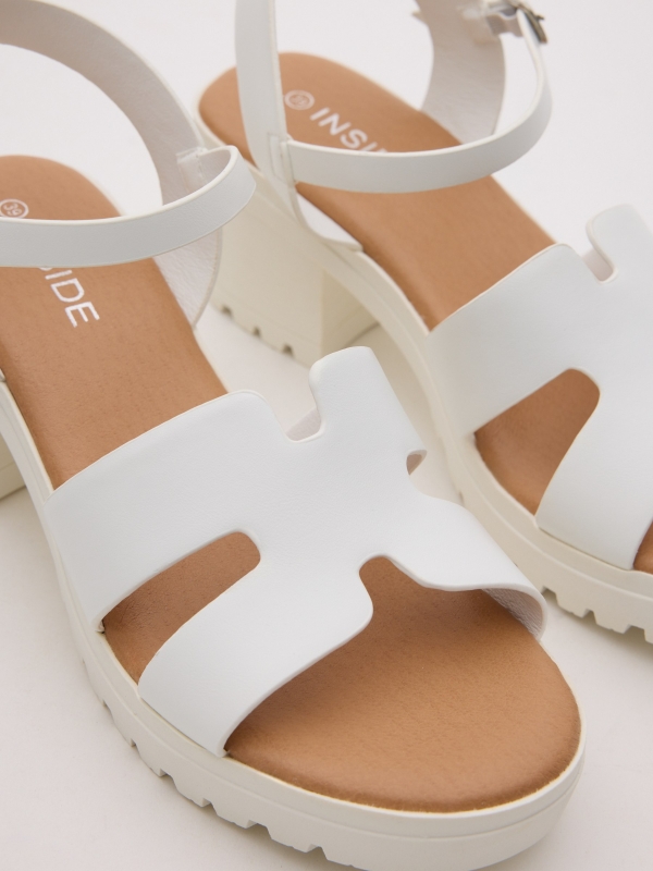 Crossed strap platform sandal white detail view