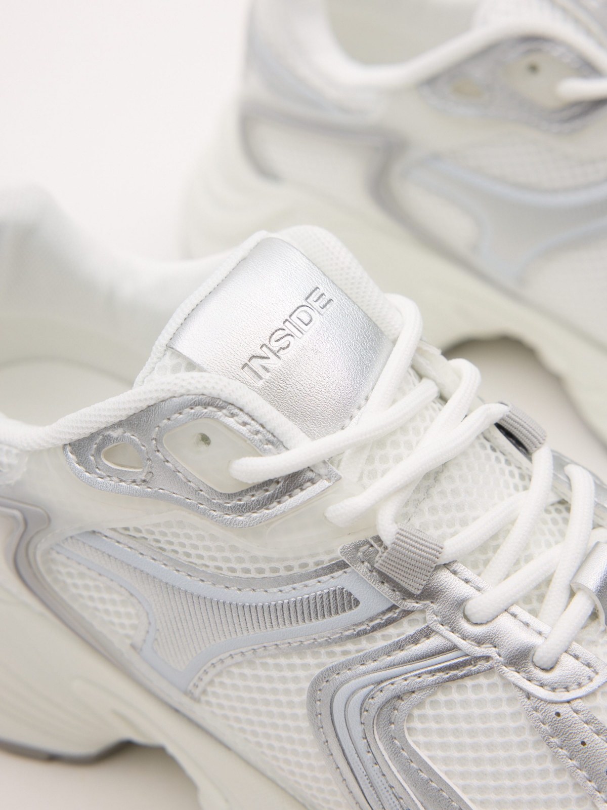 Combined running nylon sneakers white detail view