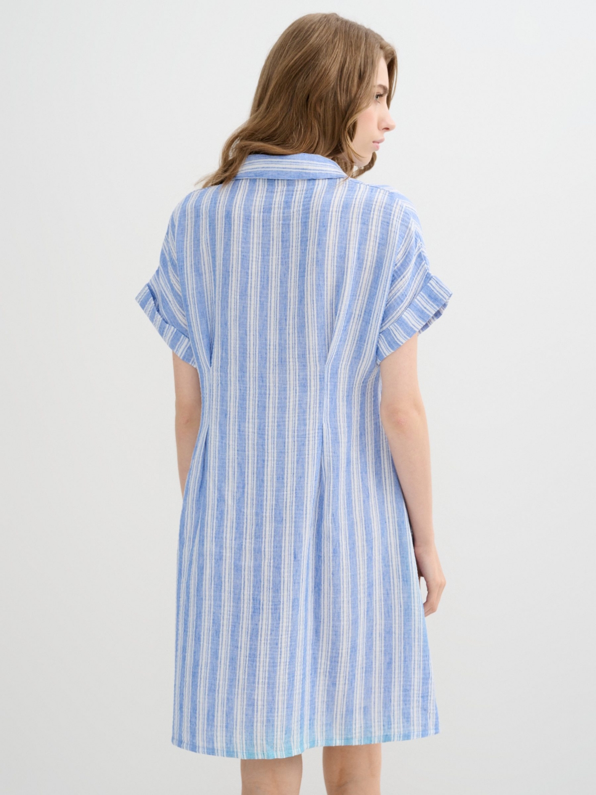 Vestido camisola listrado azul marinho vista meia traseira