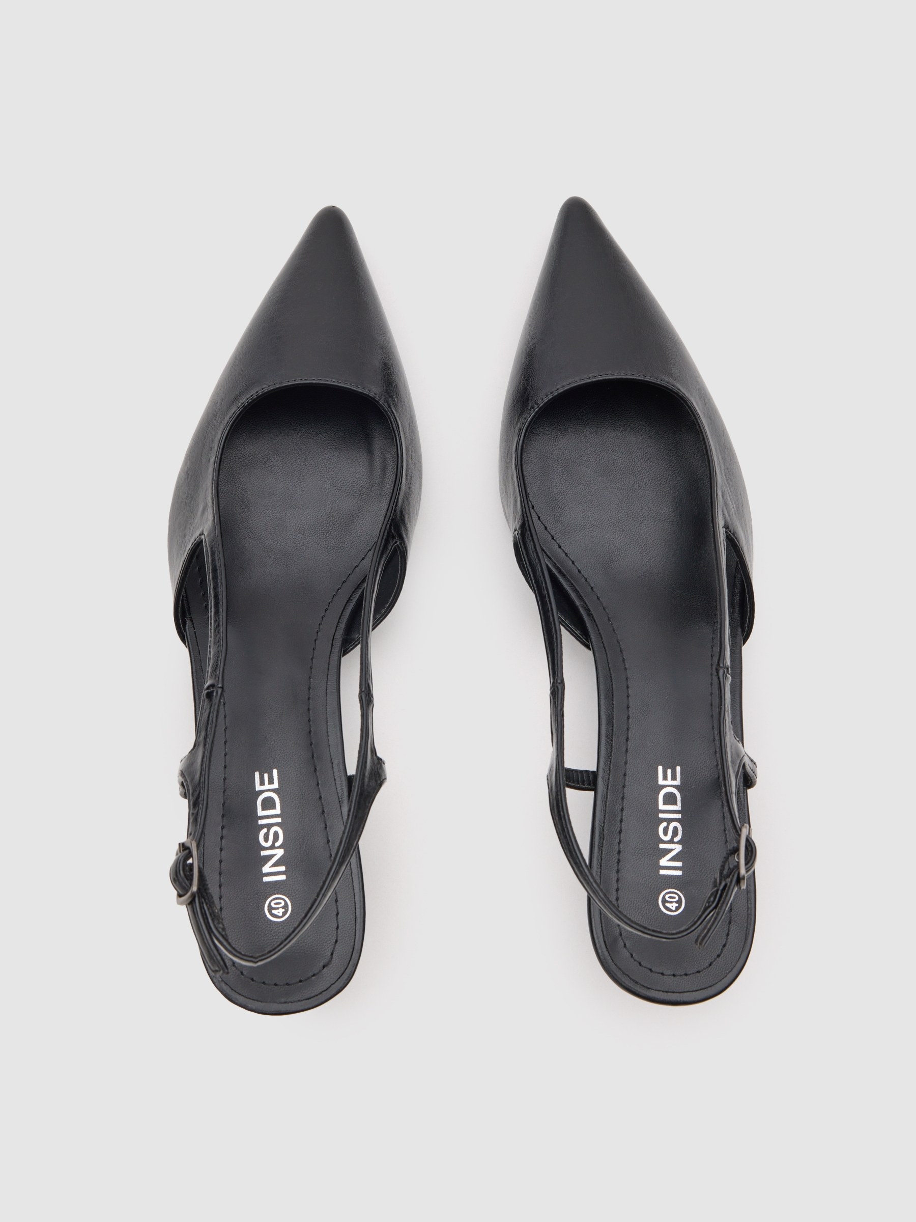 Sandália tiras kitten heel preto