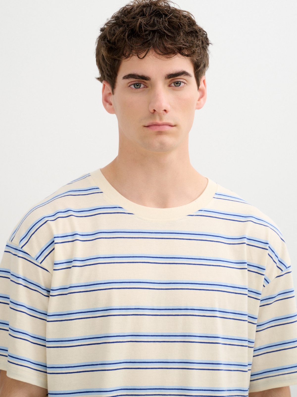 Casual striped t-shirt light green detail view