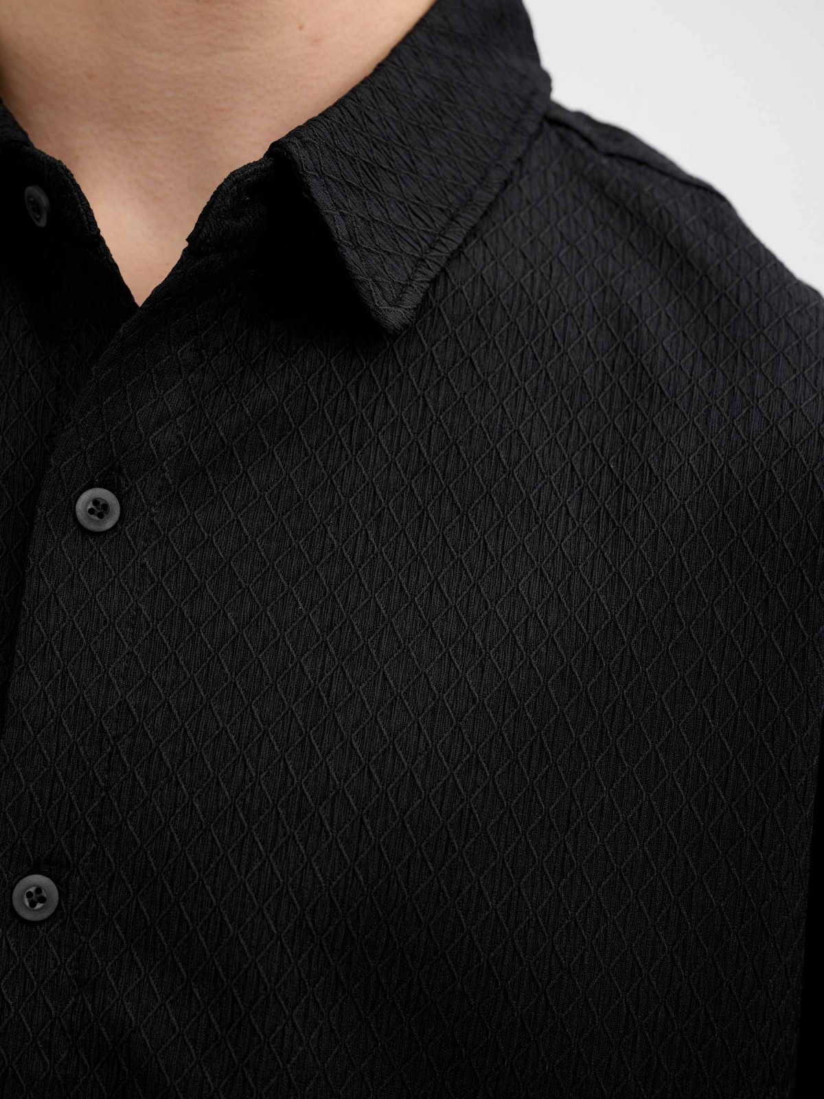 Basic knit shirt with buttons black detail view