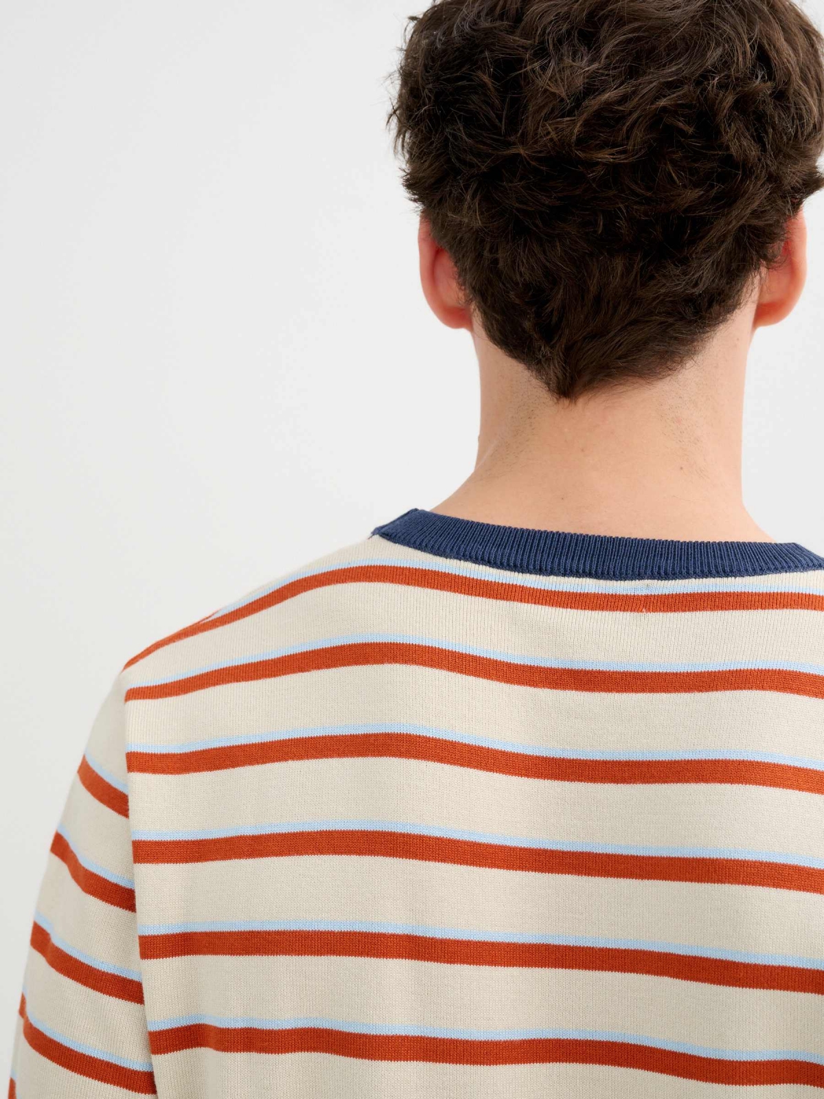 Camiseta rayas punto crudo vista detalle