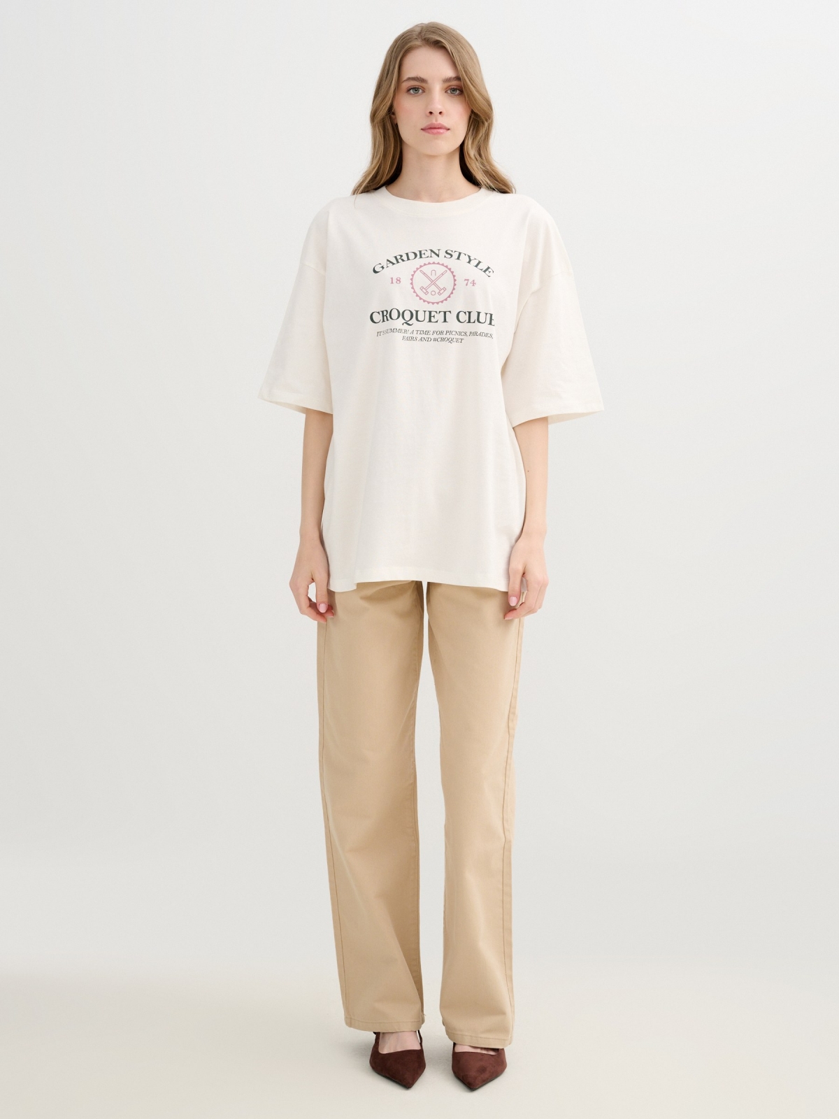 Camiseta Garden Style Oversize off white vista geral frontal