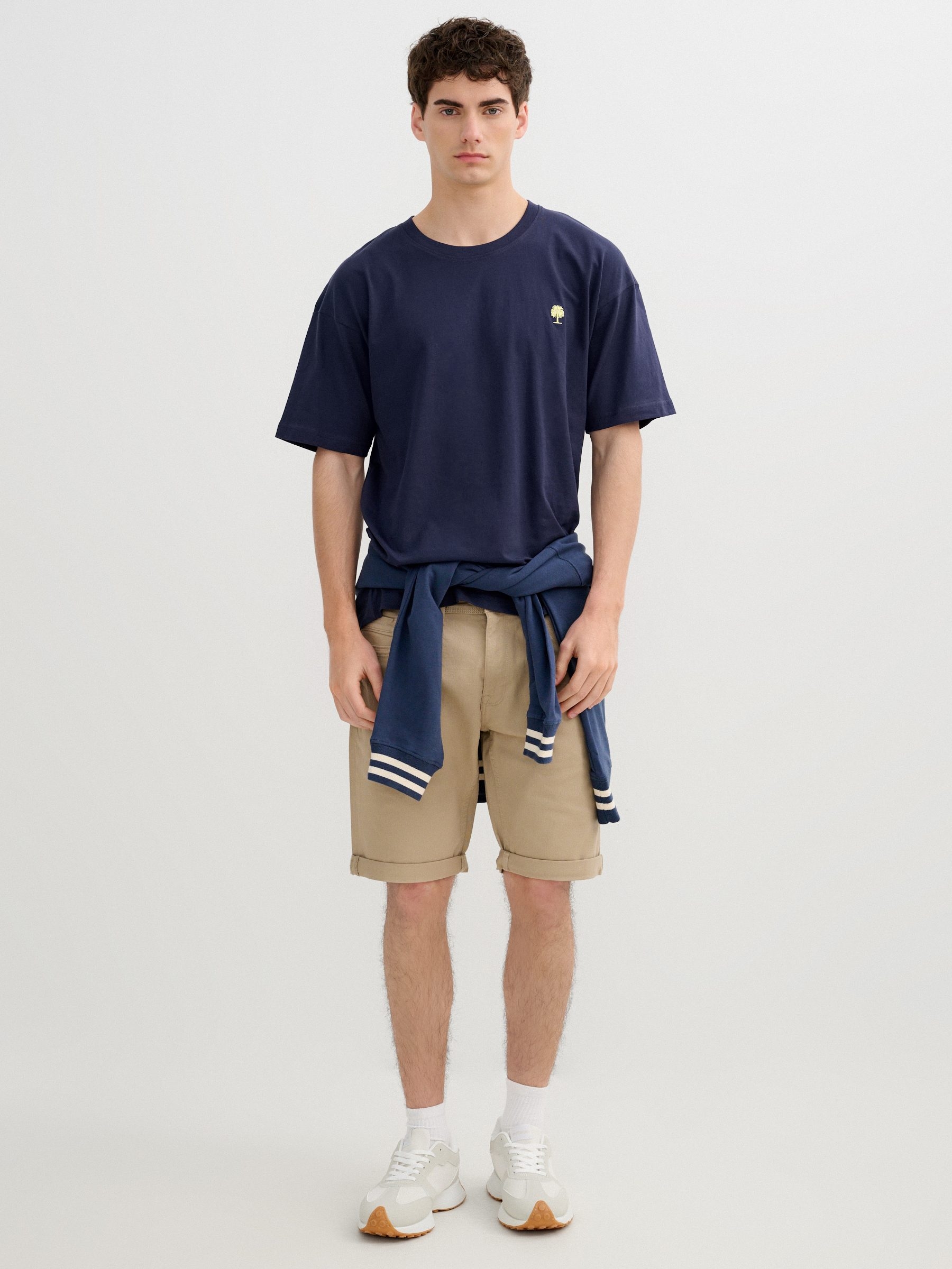 Mini print short sleeve t-shirt navy middle front view