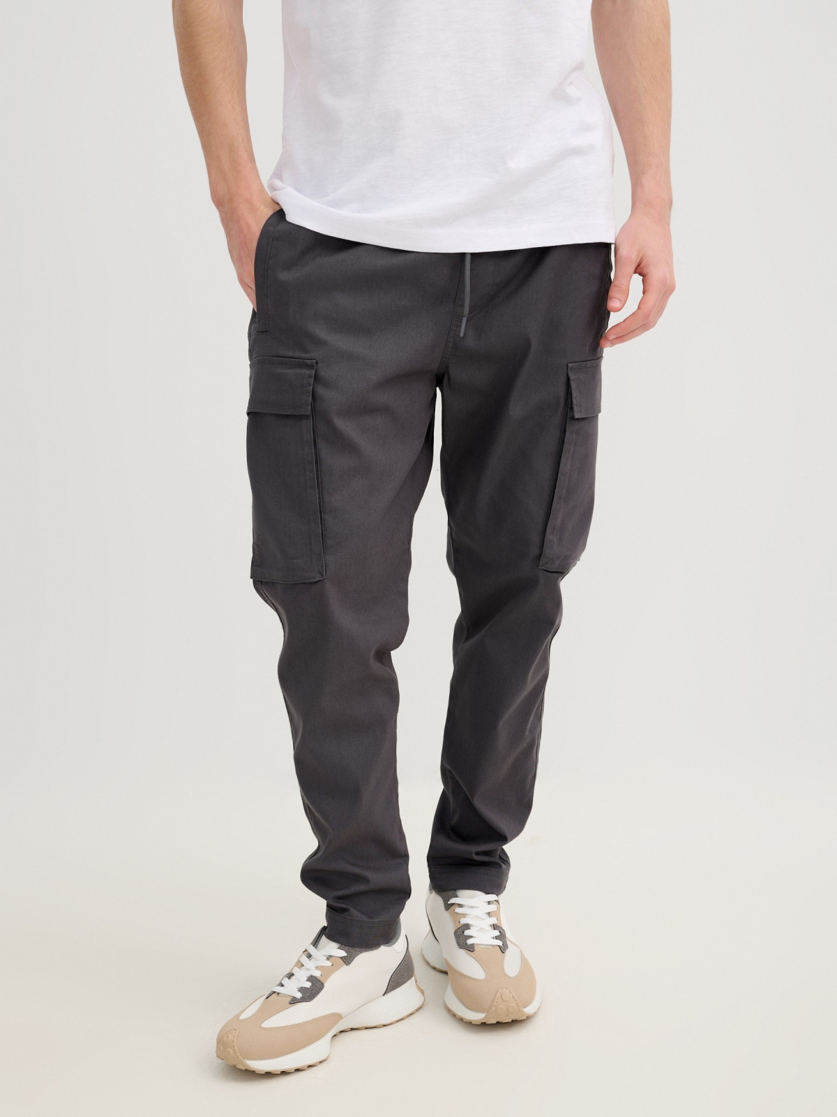 Jogger casual pockets blue middle front view