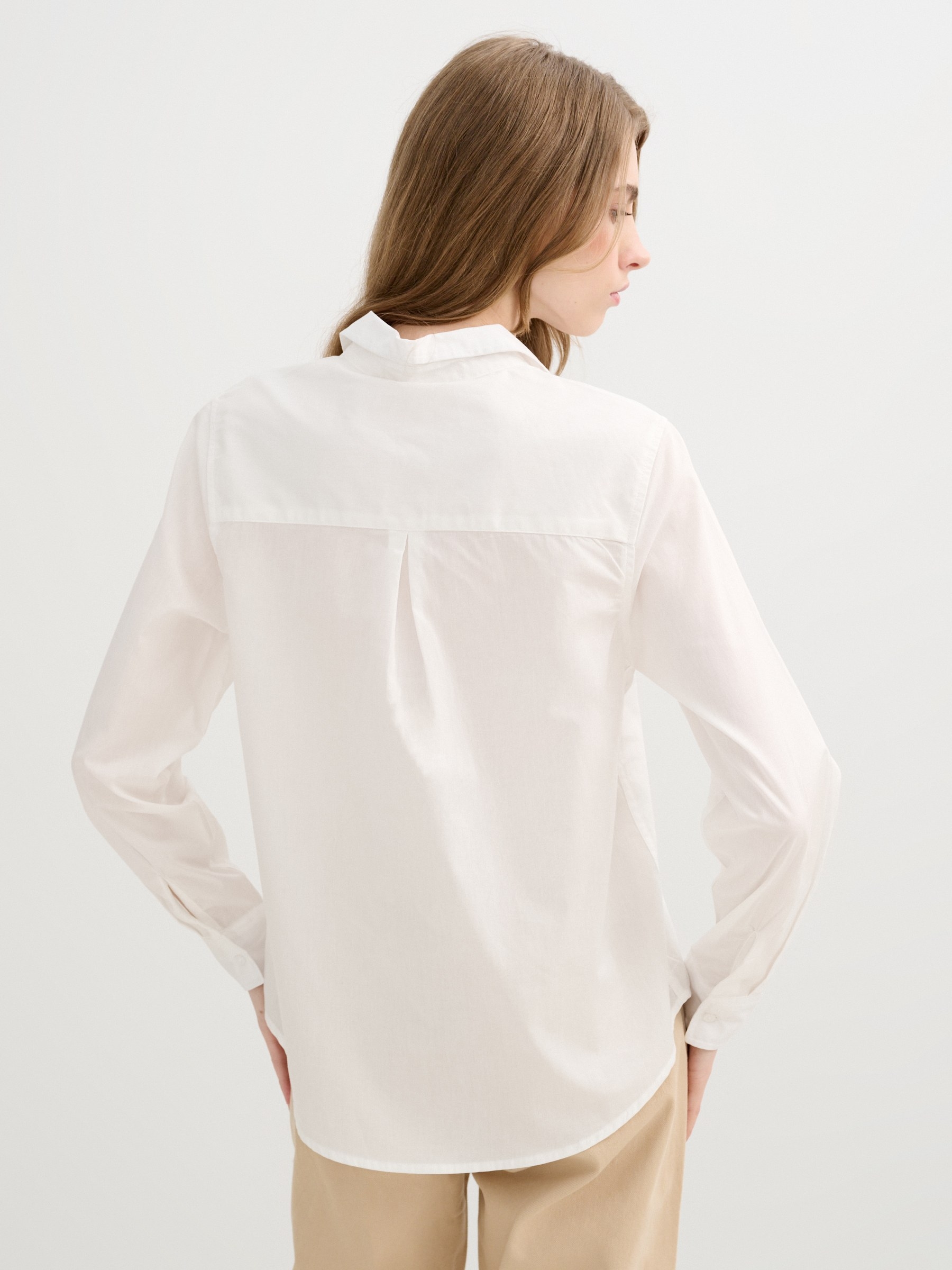 Long sleeve poplin shirt white middle front view