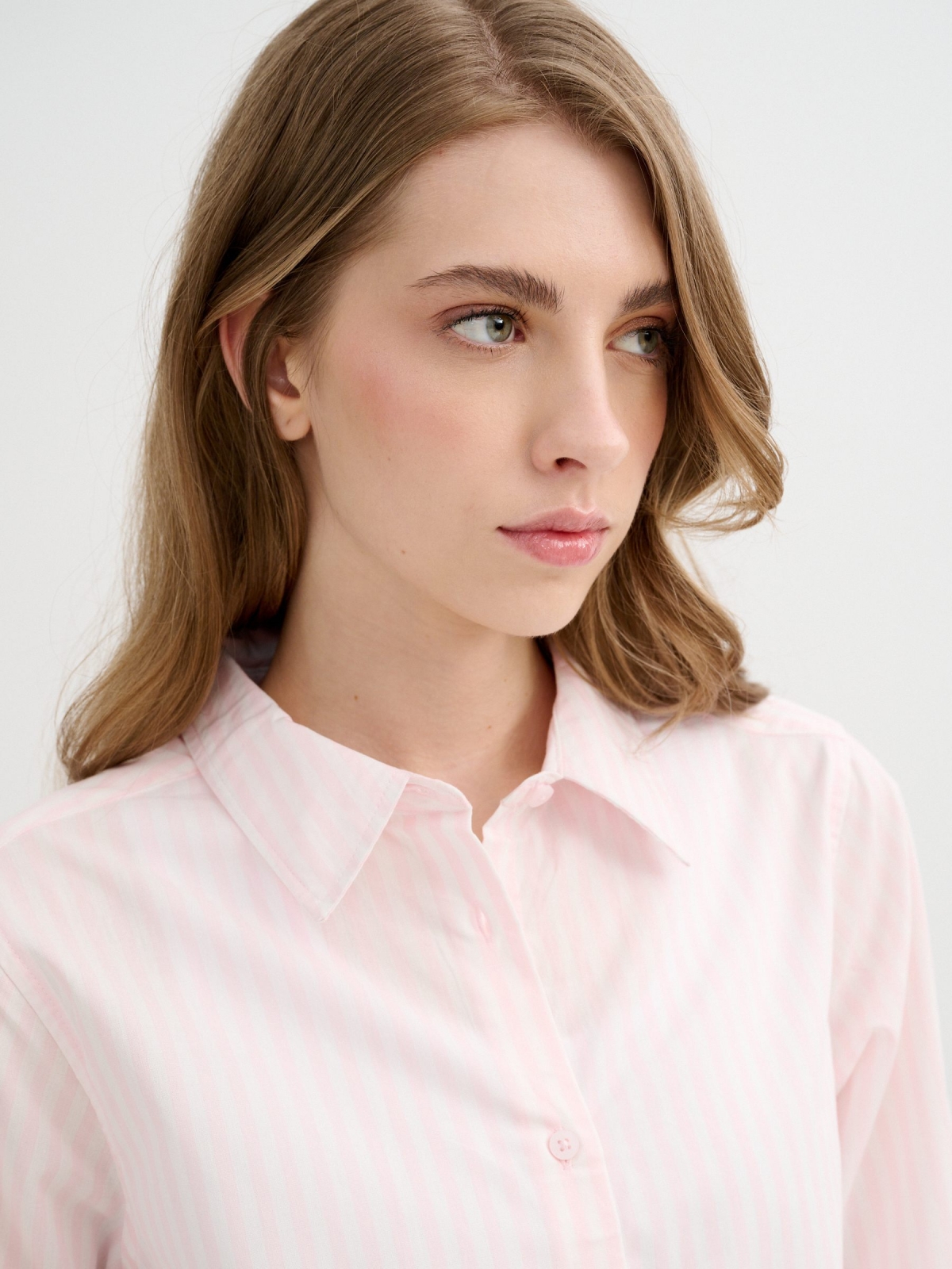 Camisa popelín rayas manga larga rosa claro vista detalle