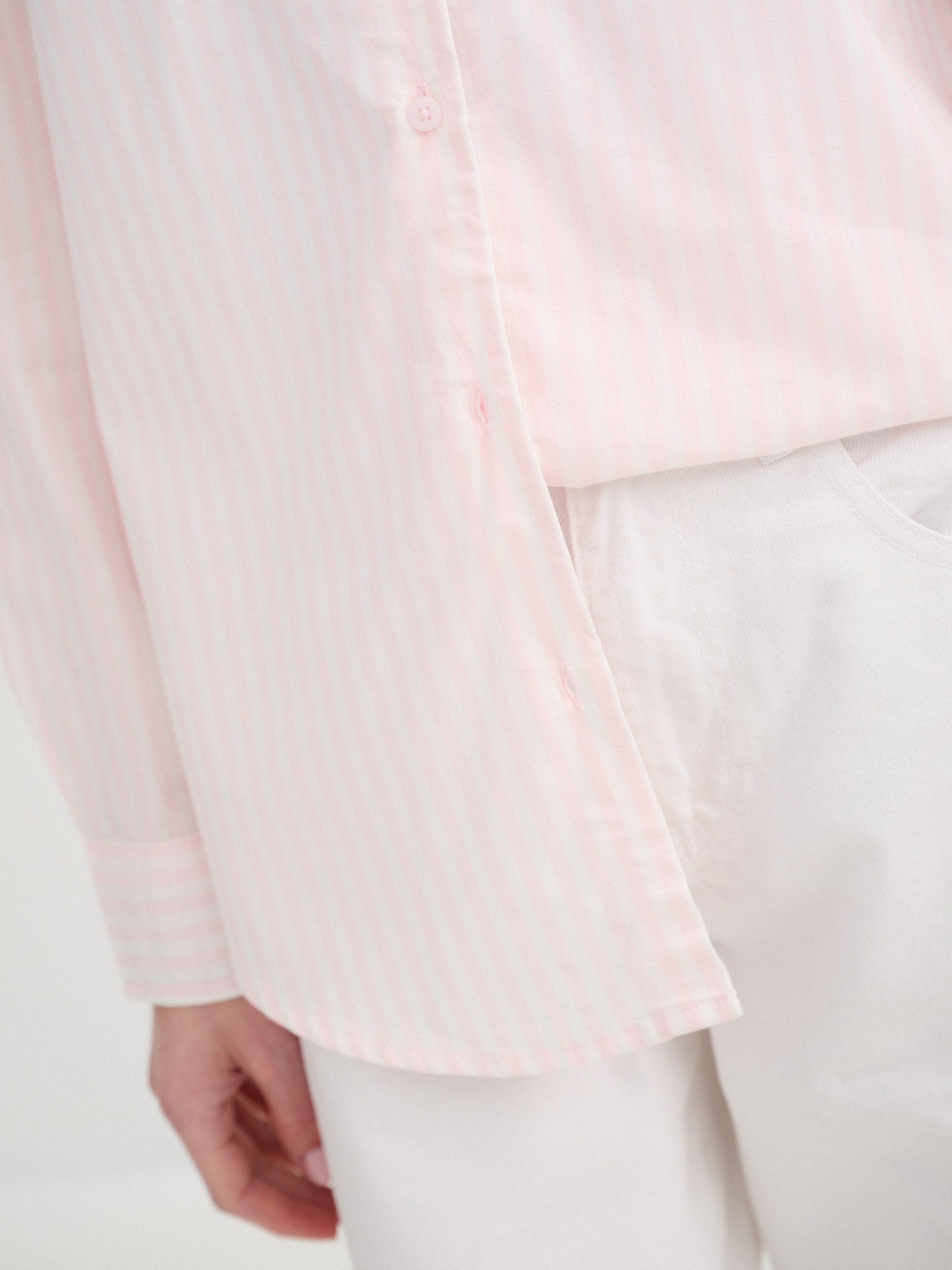 Long sleeve striped poplin shirt light pink middle front view