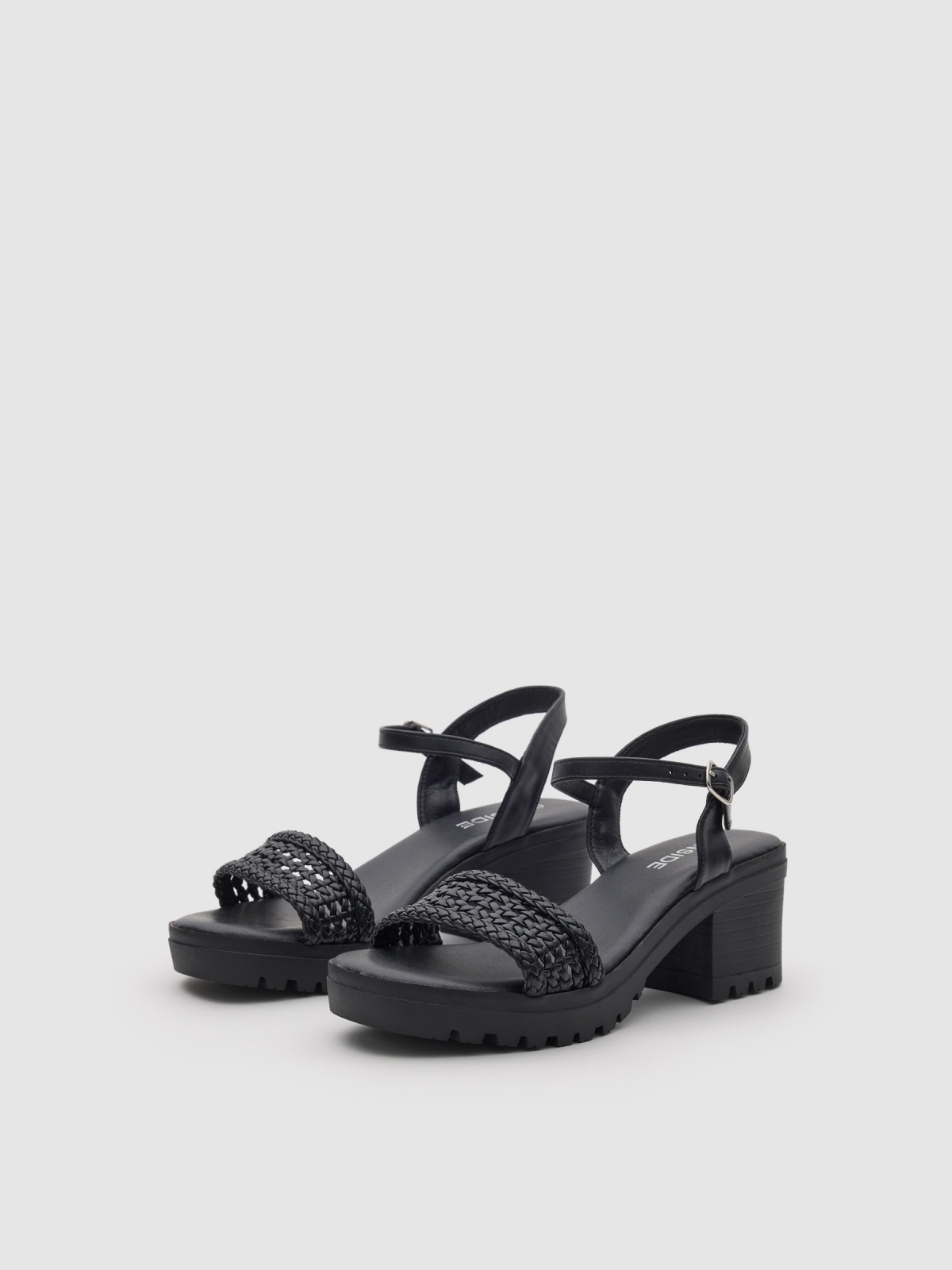 Platform sandal with straps black 45º front view