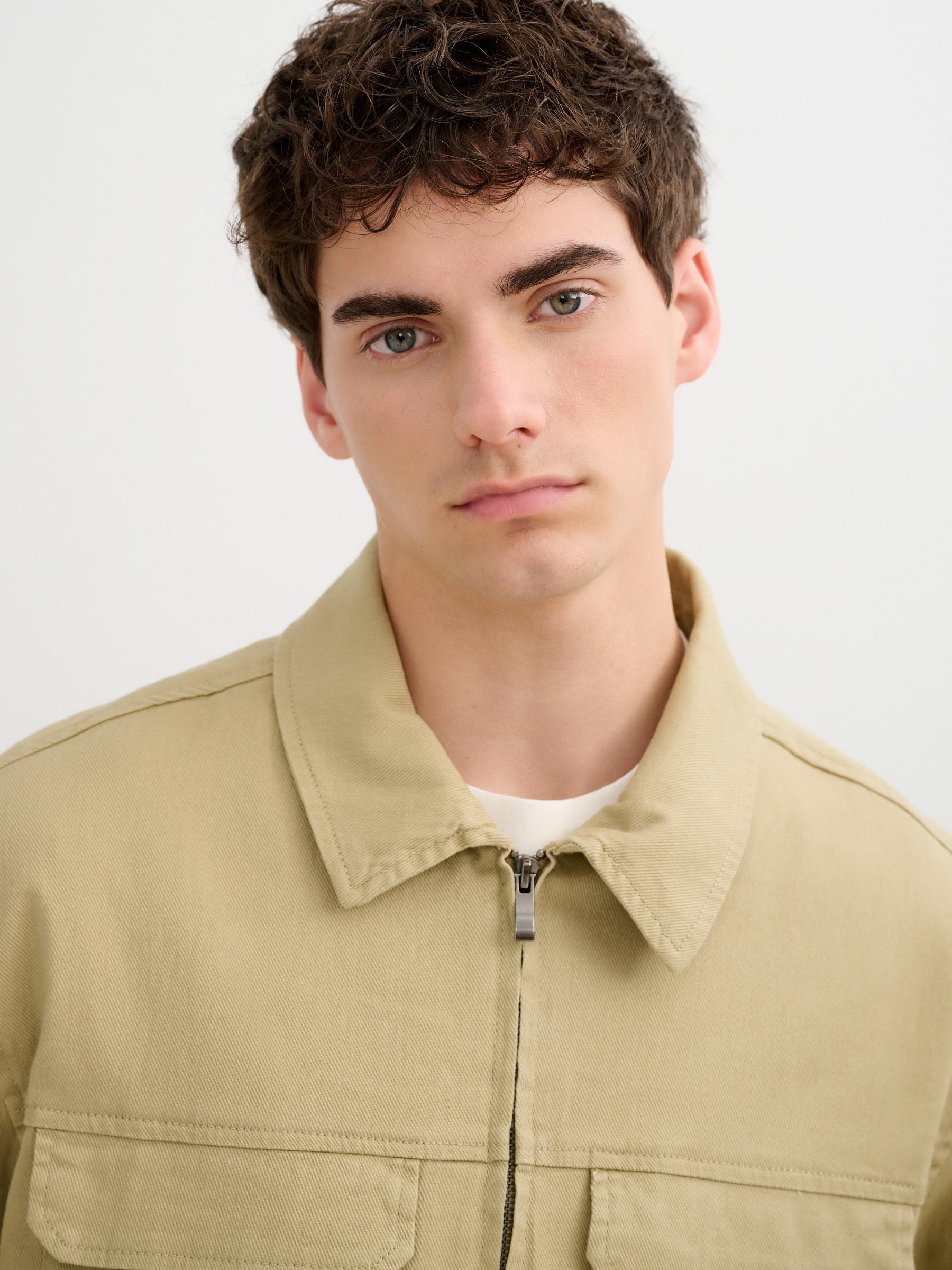 Zipper jacket raw middle front view