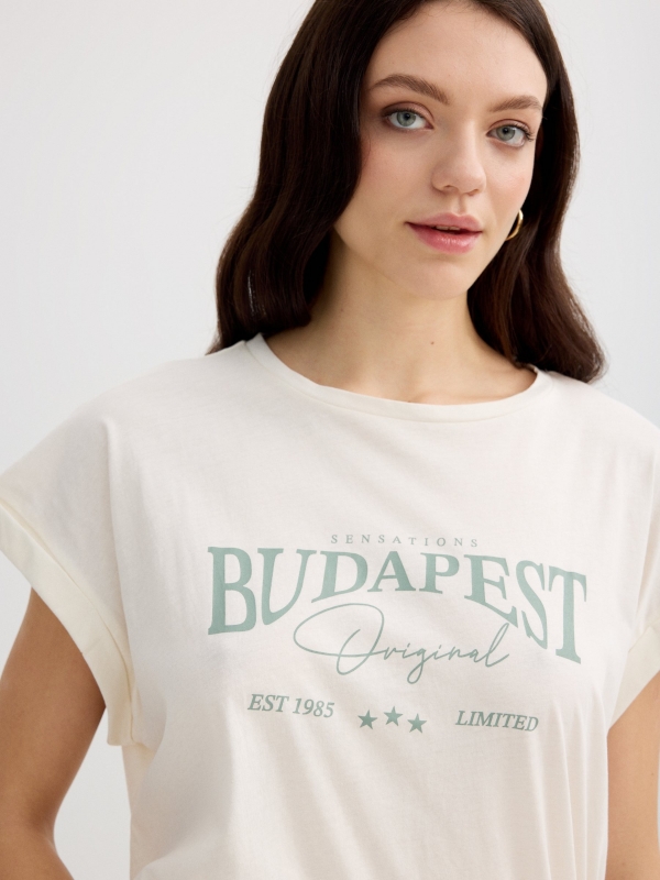 Camiseta Budapeste sem mangas off white vista detalhe