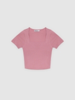 %Pto% Camiseta cropped viscose decote quadrado púrpura pastel vista frontal