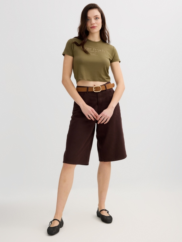 Camiseta slim de viscose cáqui vista geral frontal