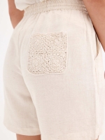 %Pto% Fluid Bermuda shorts with crochet pocket beige