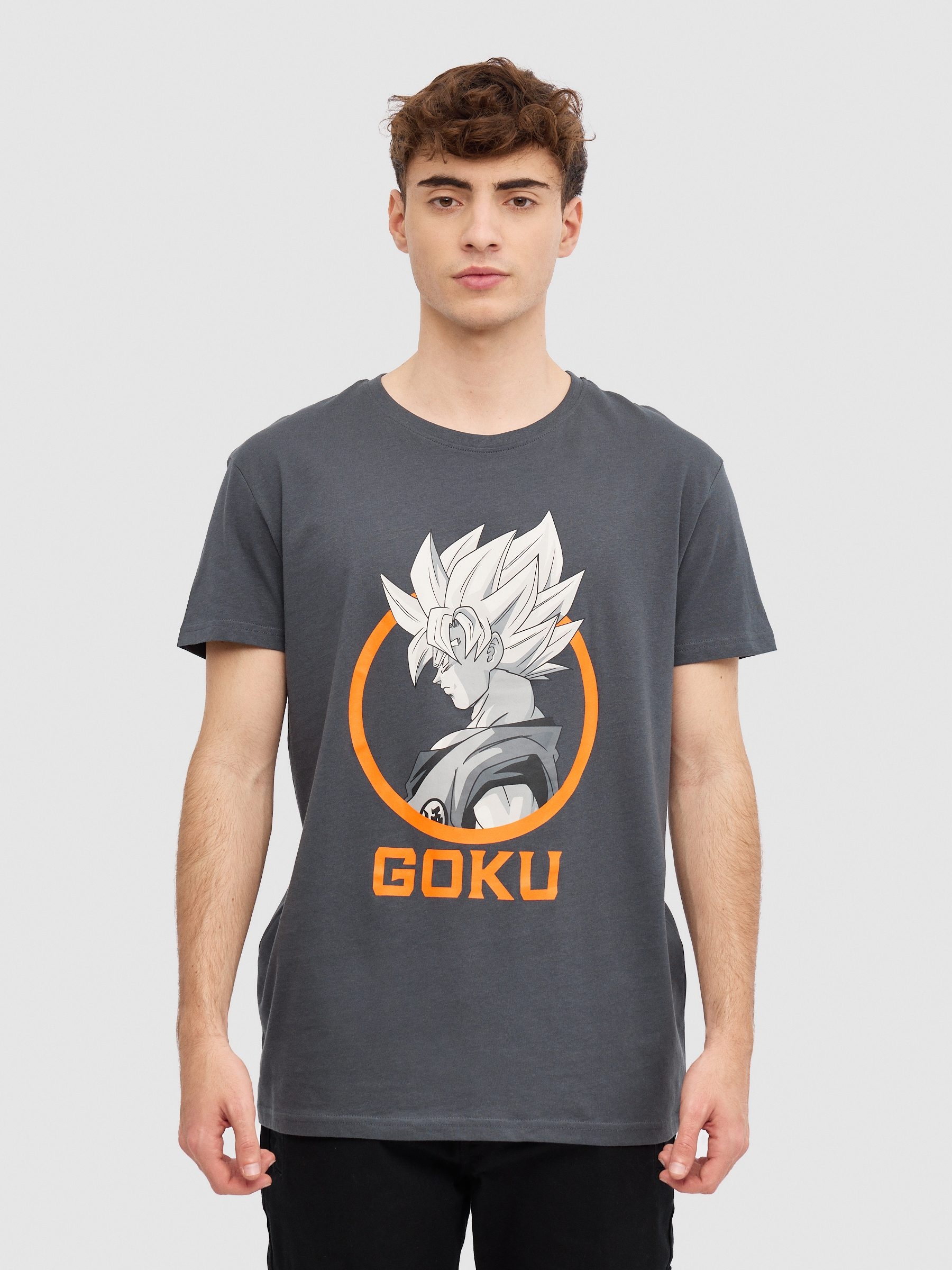 Camiseta manga corta Goku gris oscuro vista media frontal