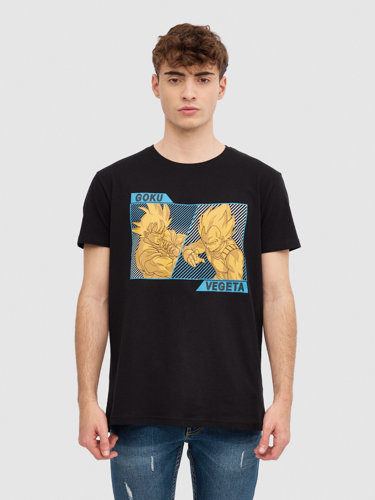 T-shirt Goku vs Vegeta preto vista meia frontal