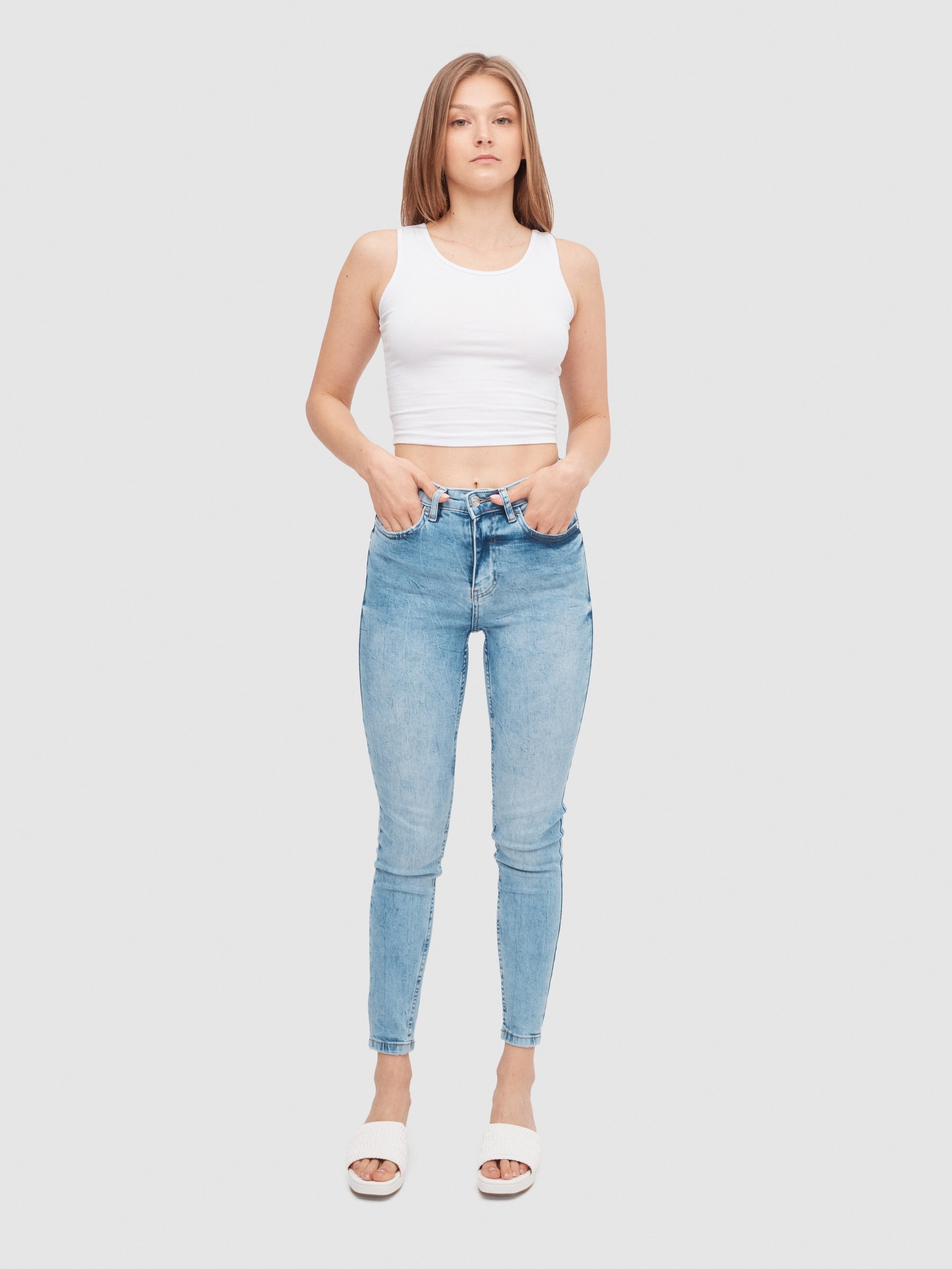 Jeans skinny tiro medio azul vista general frontal