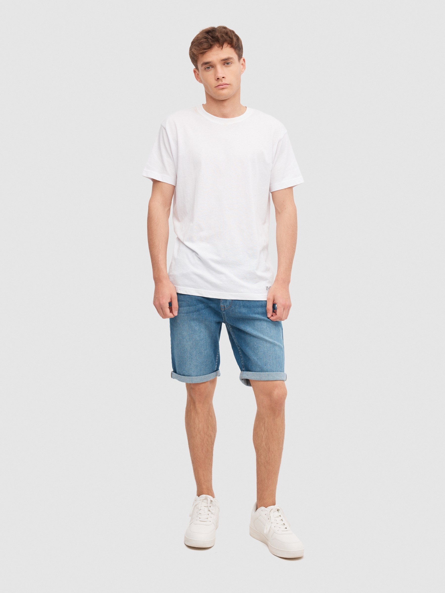Slim denim shorts blue middle front view