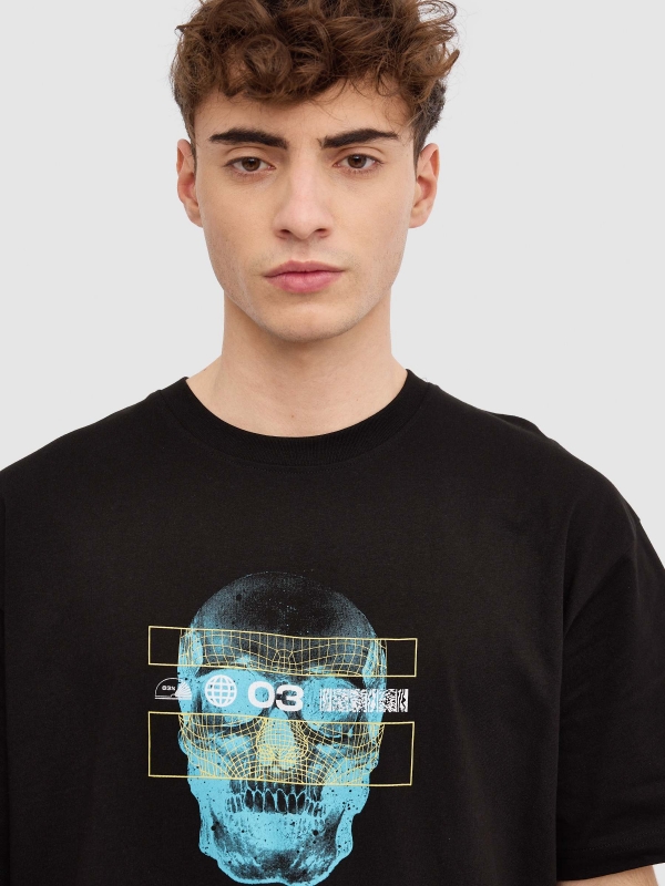 Camiseta calavera tech negro vista detalle