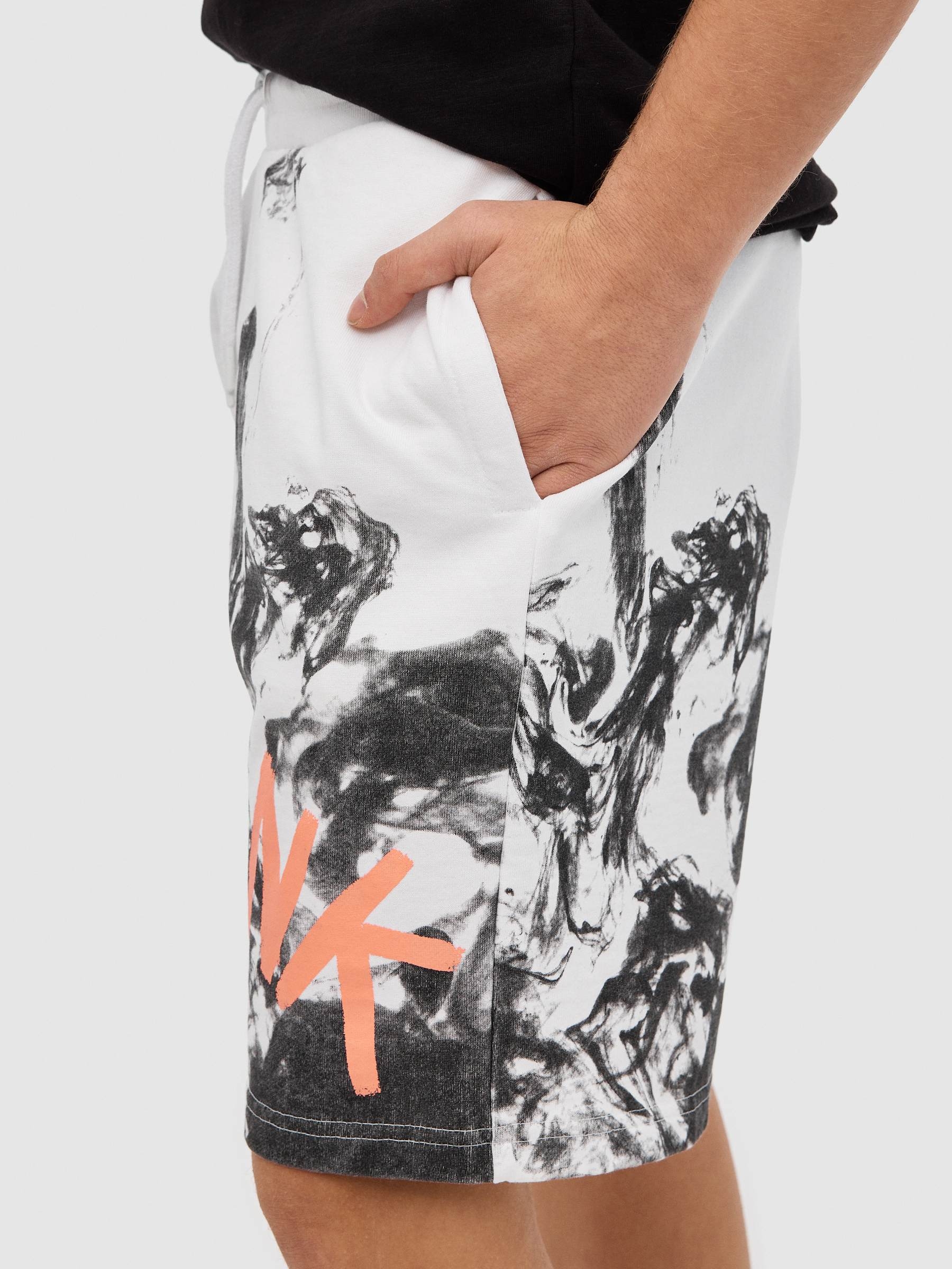 Jogger bermuda graffiti white