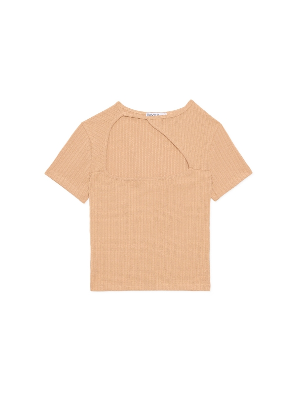  Camiseta asimétrica cut out marrón vista frontal