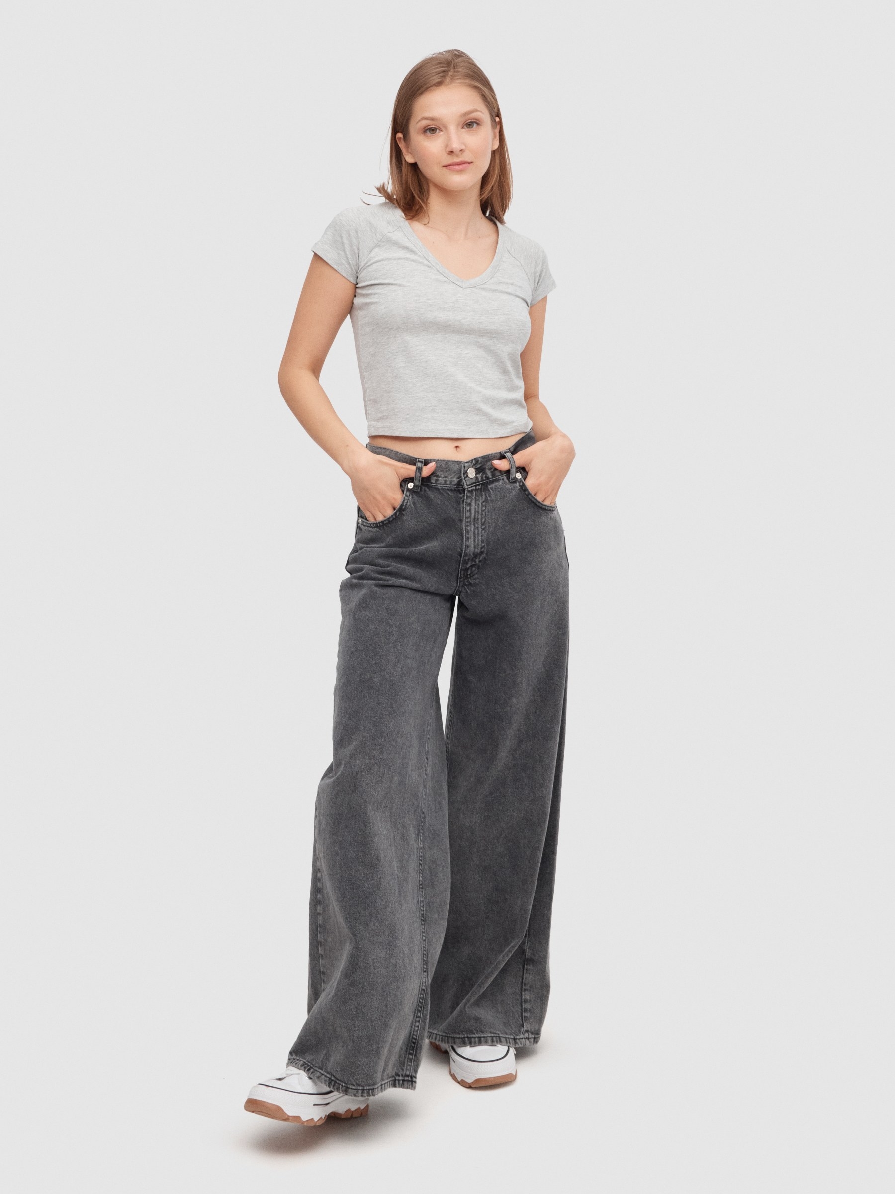 Camiseta crop cuello pico melange medio vista media frontal