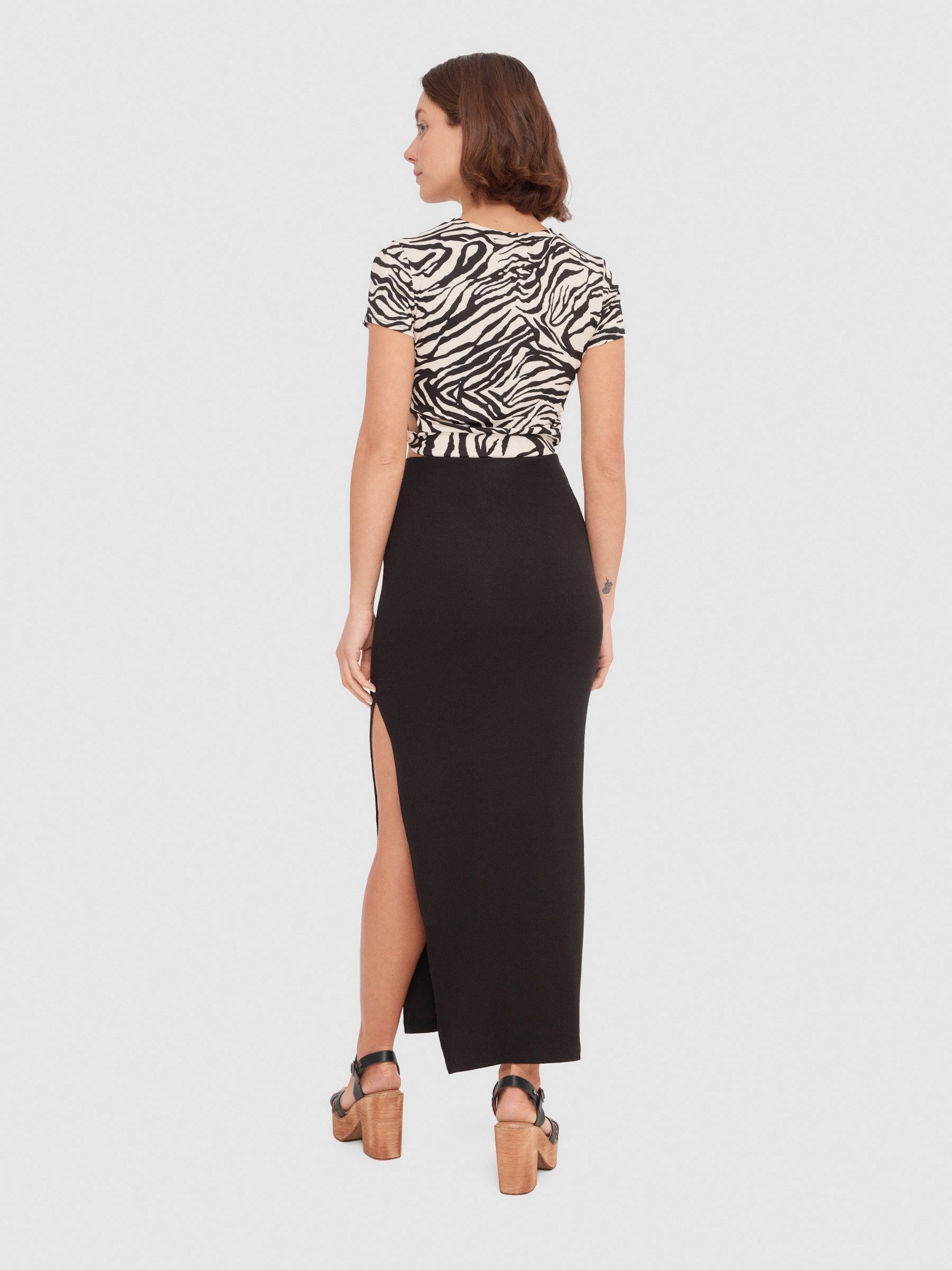 Rib midi skirt with slit black middle front view