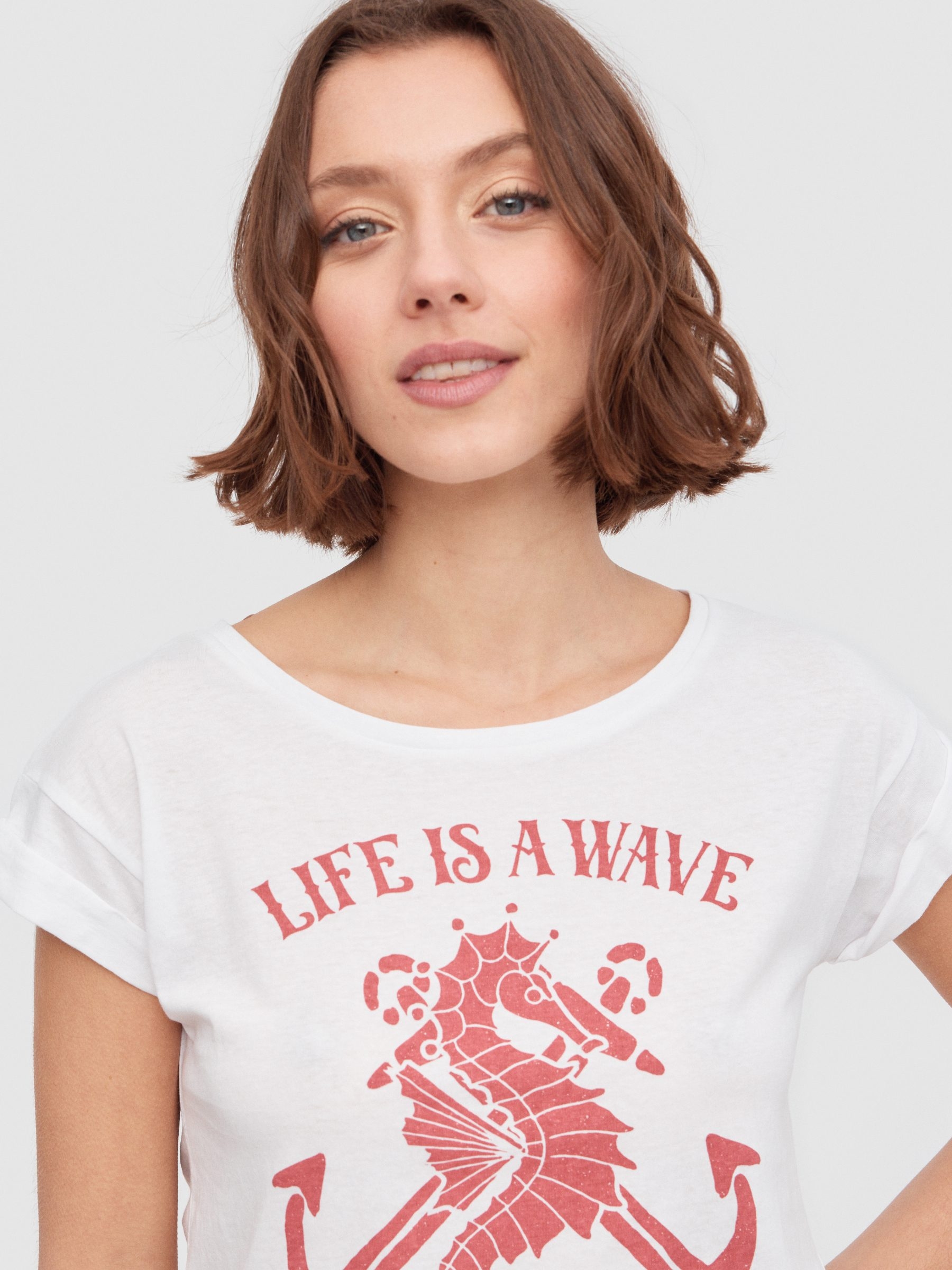 Camiseta caballito de mar blanco vista media frontal