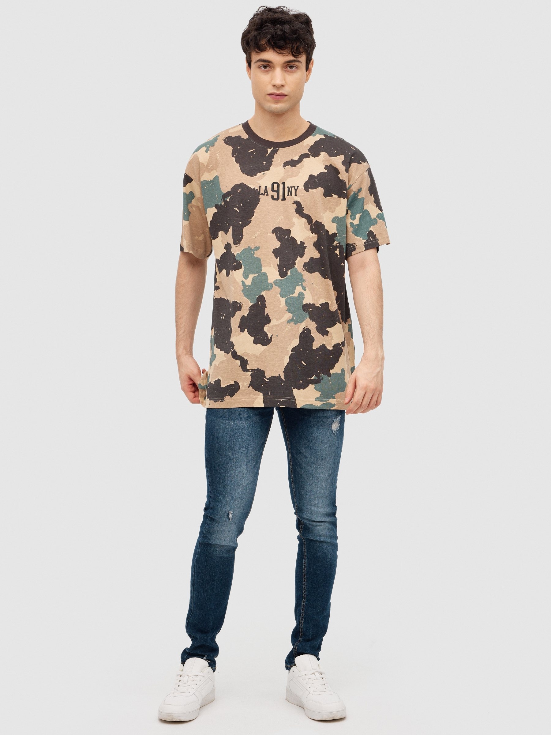 T-shirt de camuflagem NY areia vista meia frontal