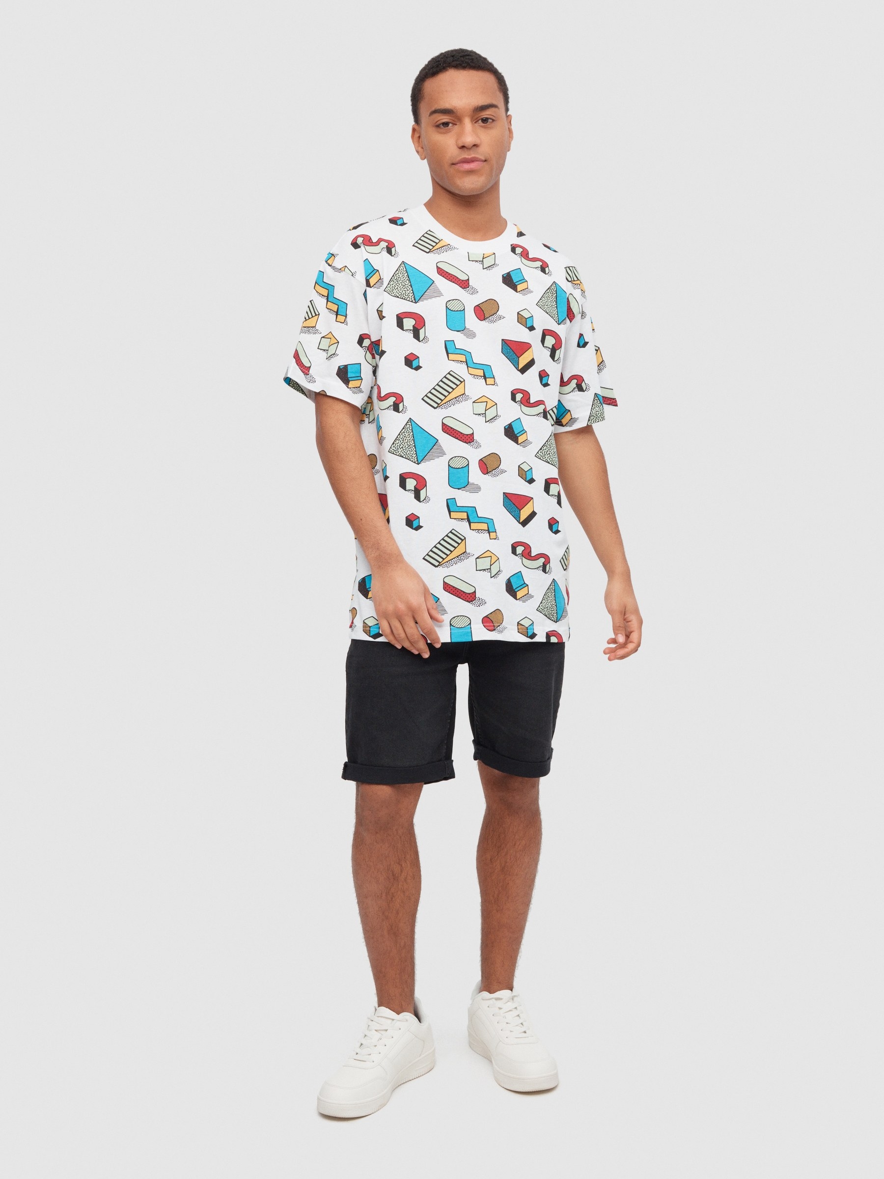 Camiseta figuras geométricas blanco vista media frontal