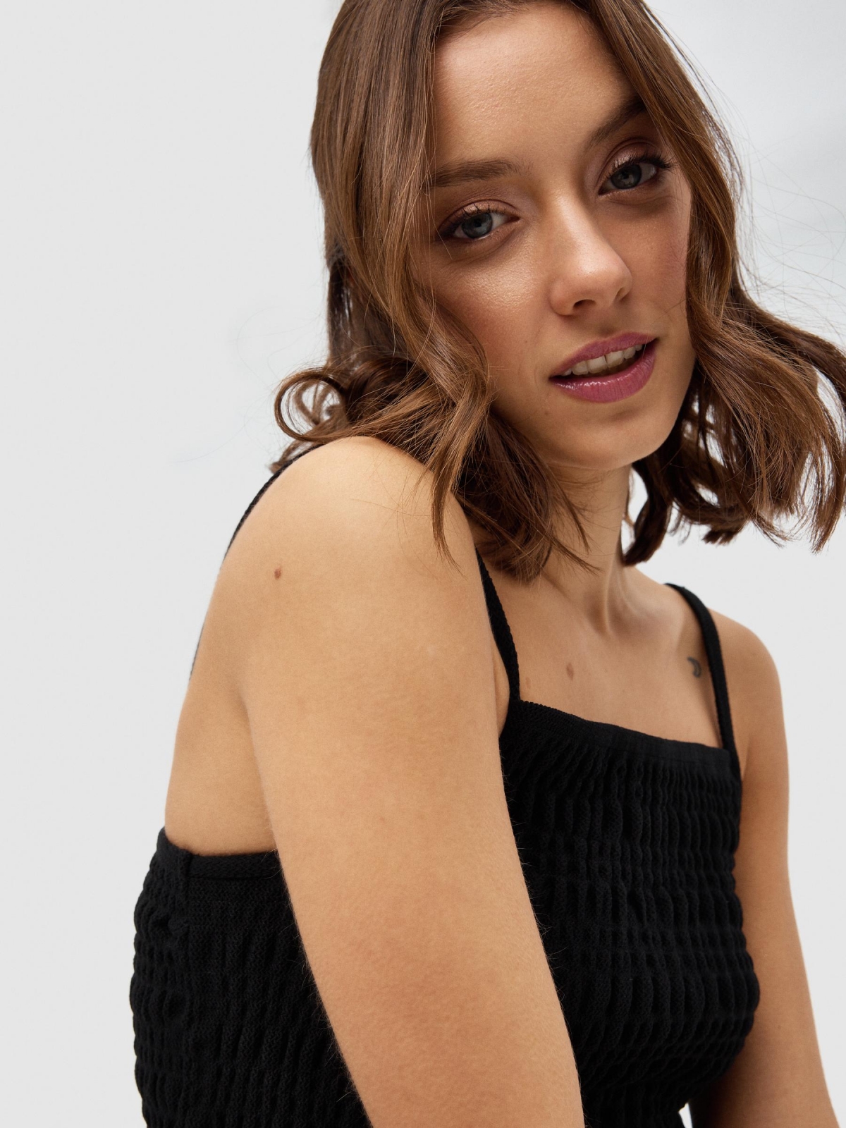 Honeycomb top black detail view