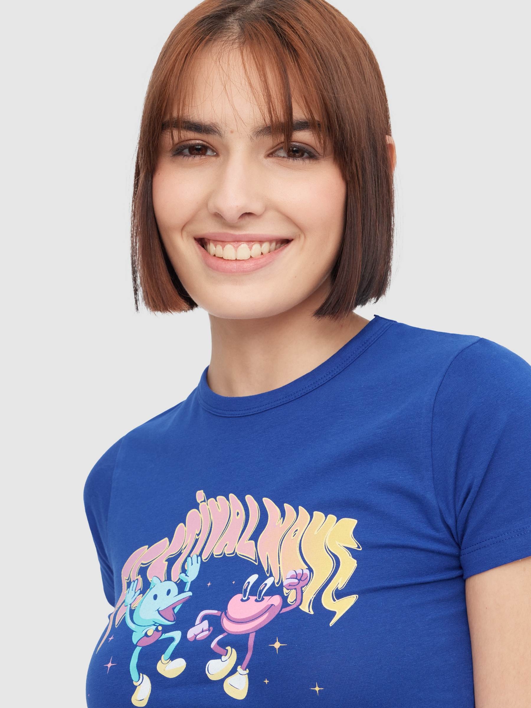 Camiseta crop Festival Wave azul eléctrico vista media frontal