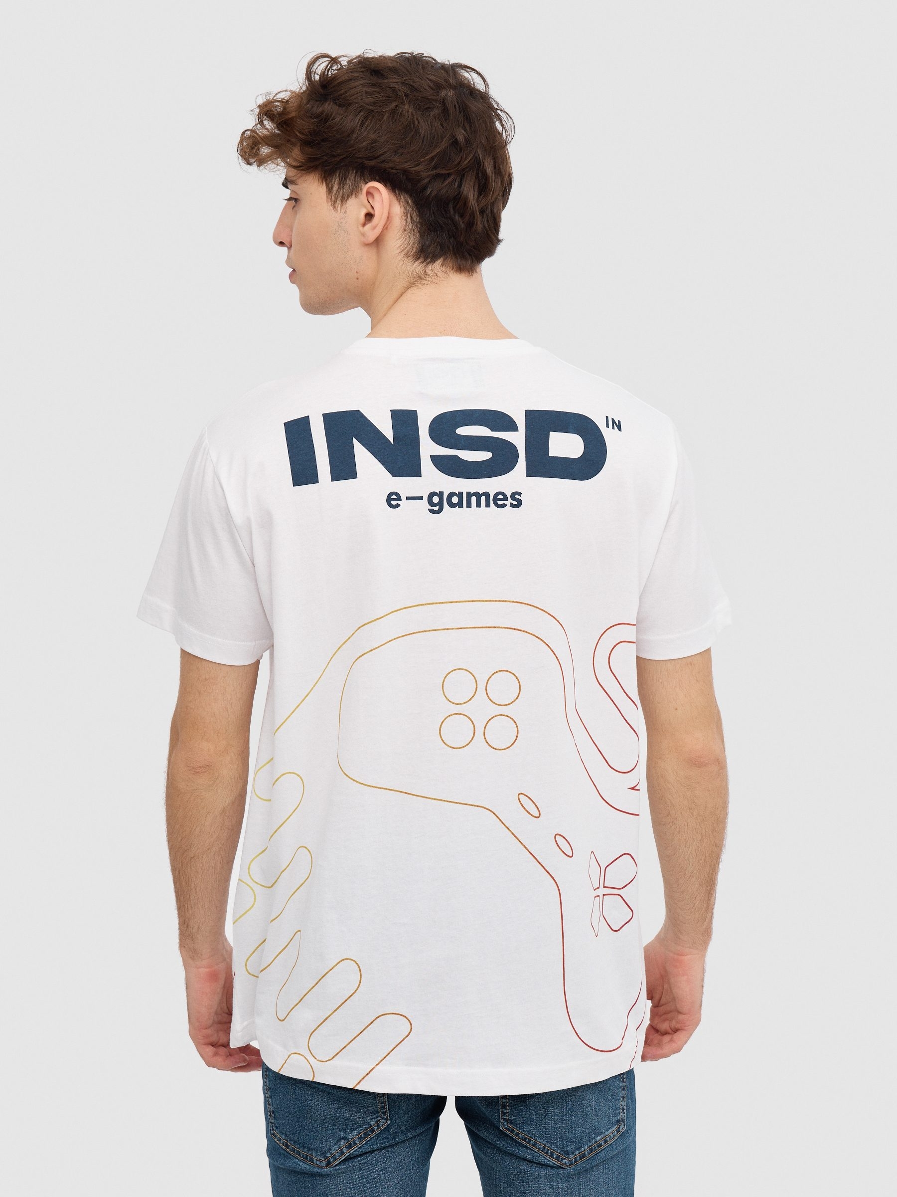 T-shirt Gamer branco vista meia frontal