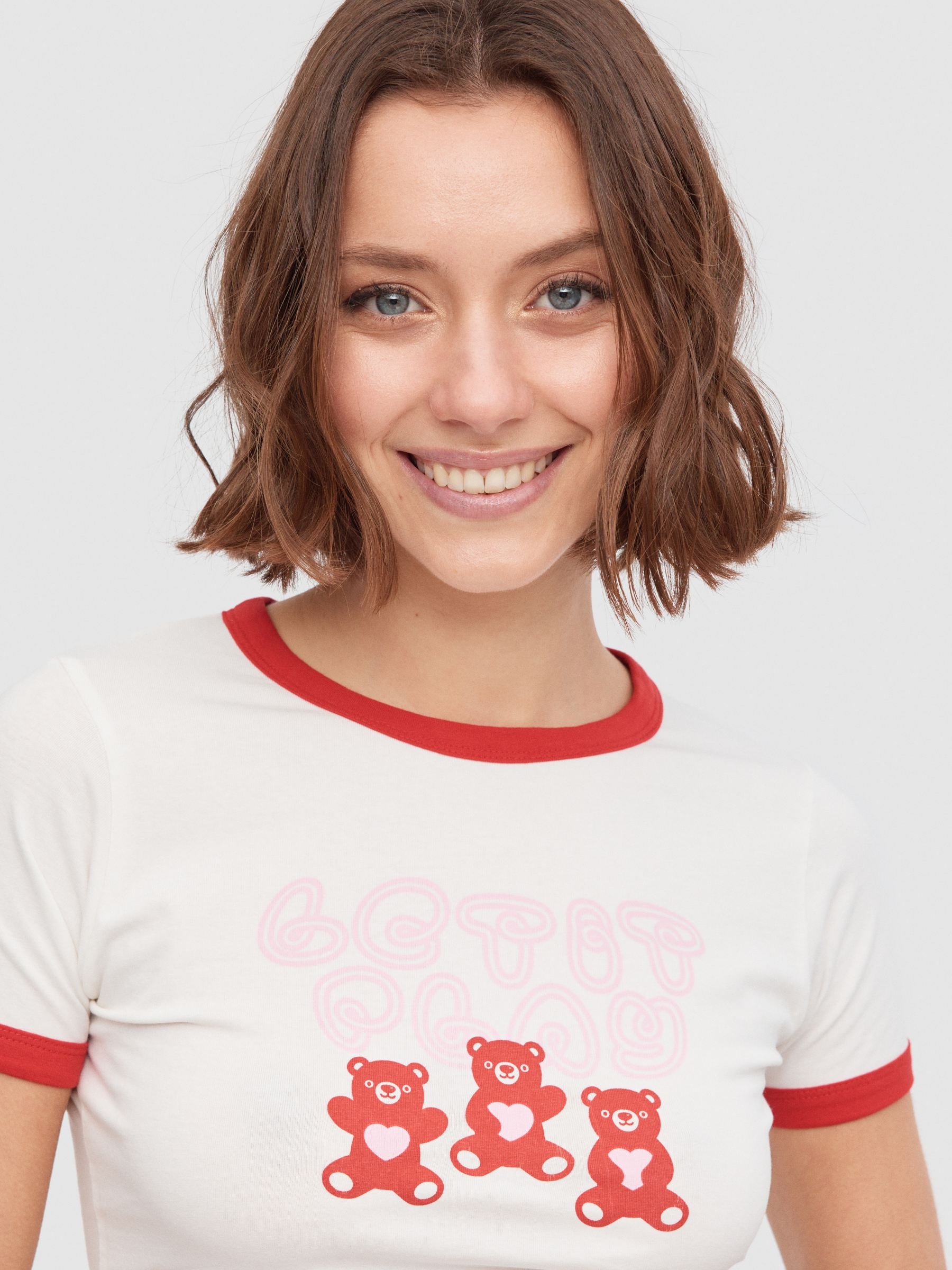 Contrast t-shirt teddy bears off white middle front view