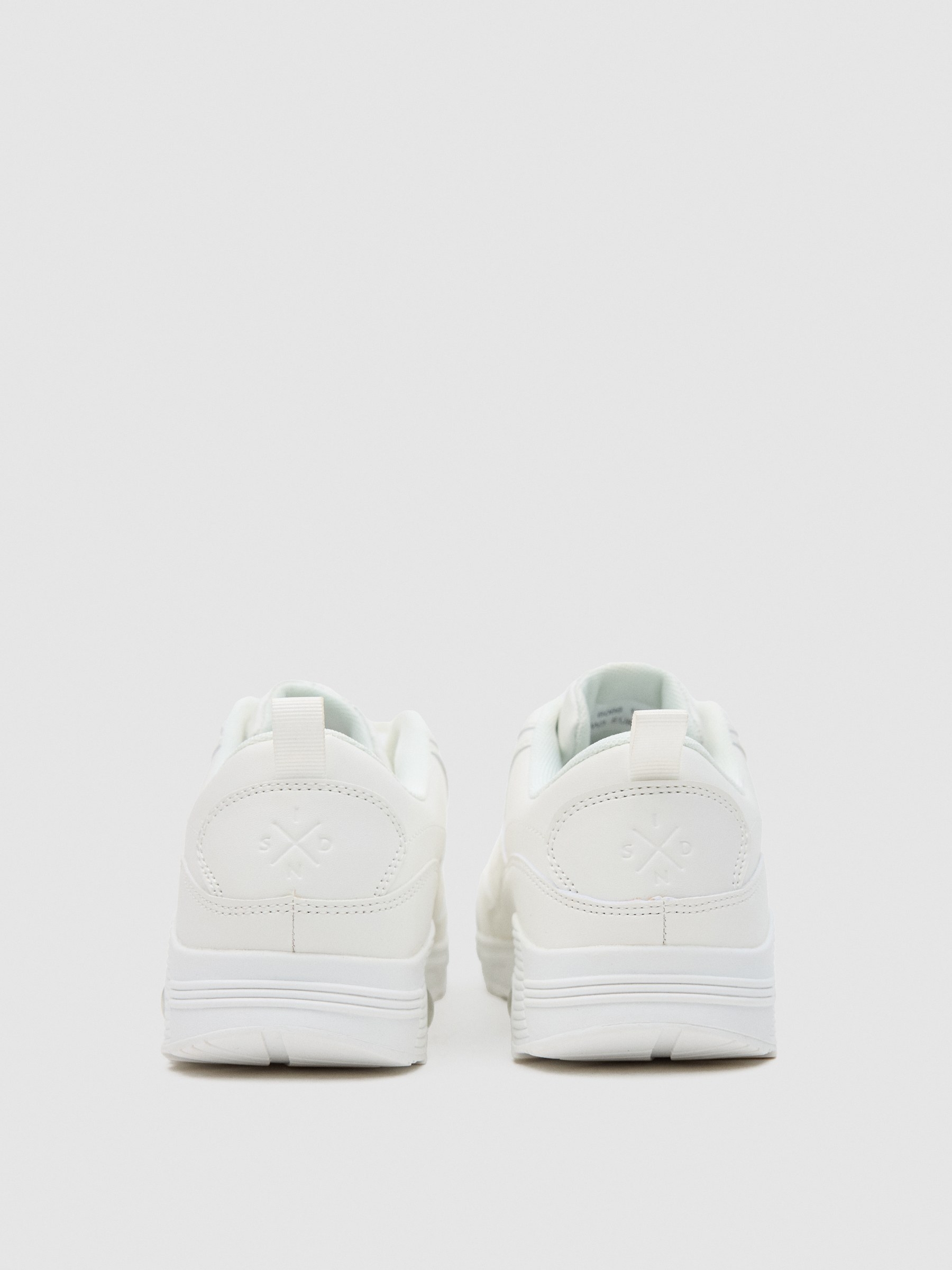 Leather-effect sneaker with air chamber