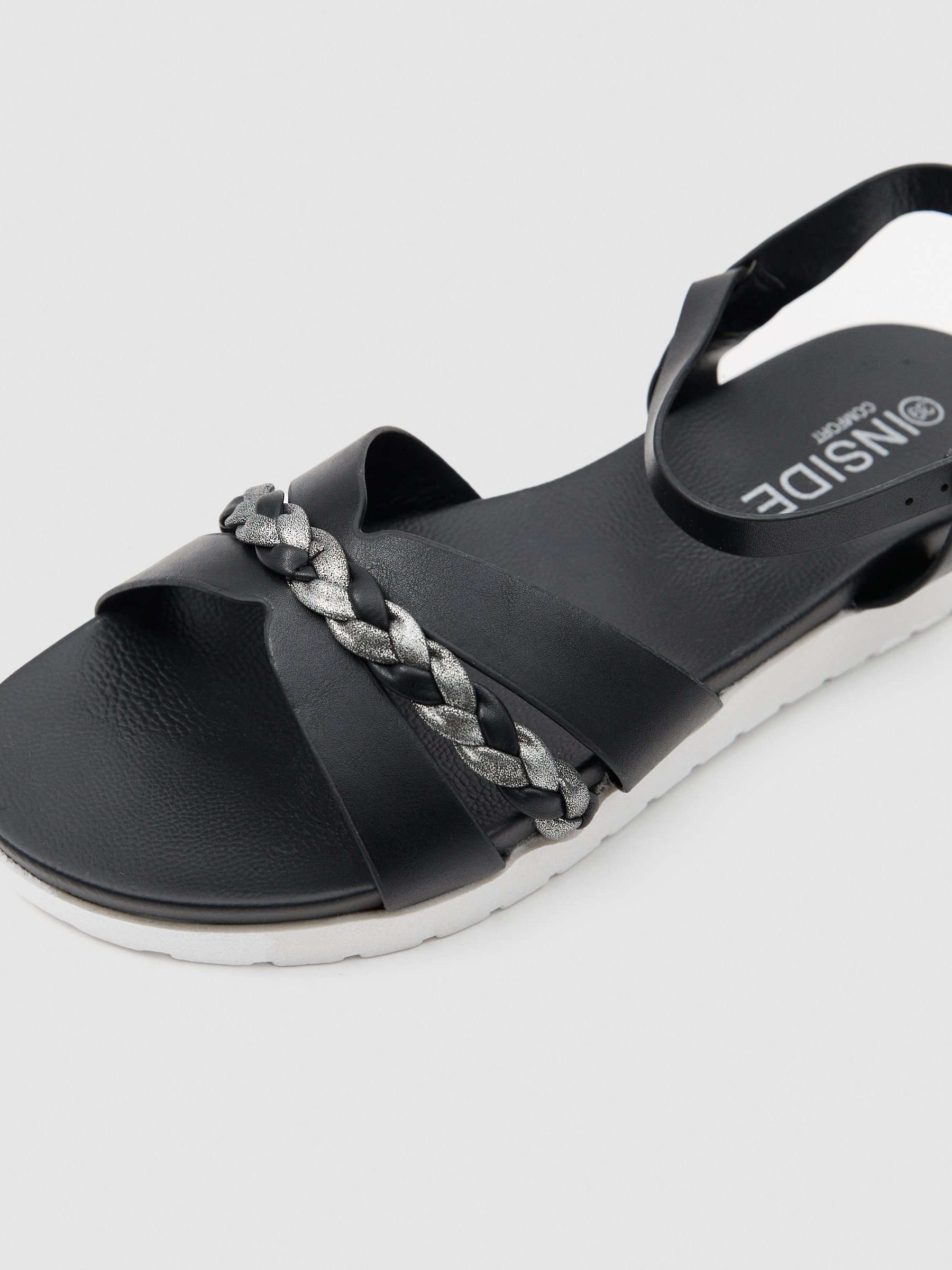 Braided sandal black