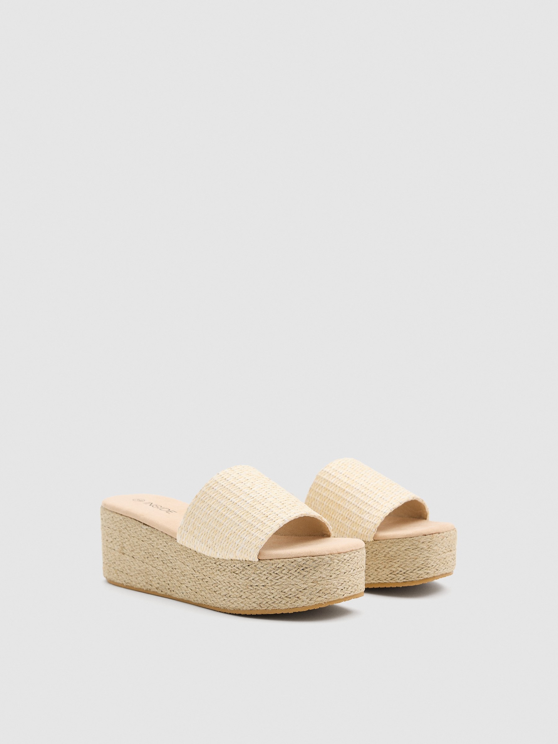 Platform shovel off white