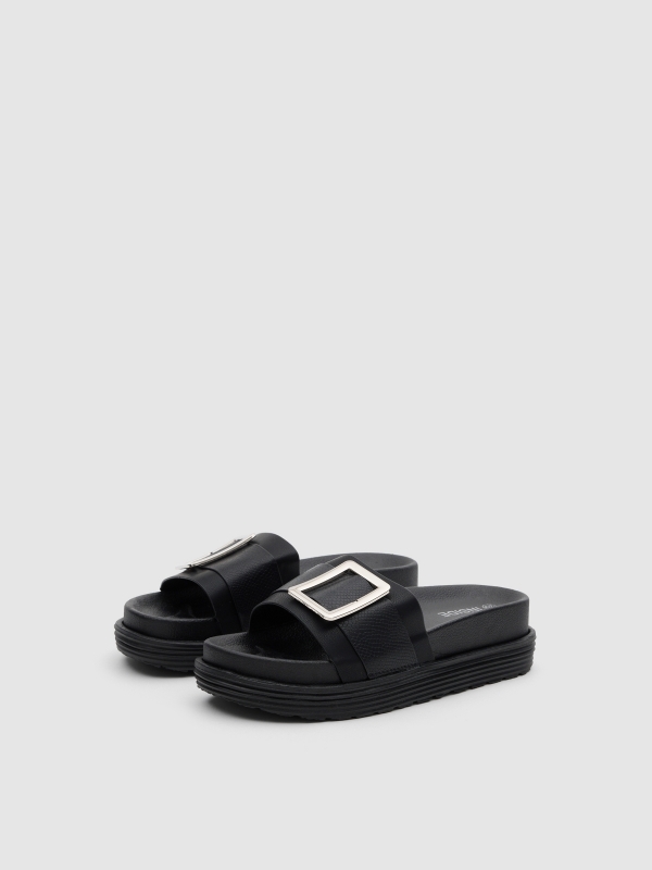 Platform buckle black 45º front view