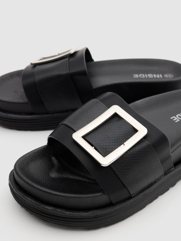 Platform buckle black detail view