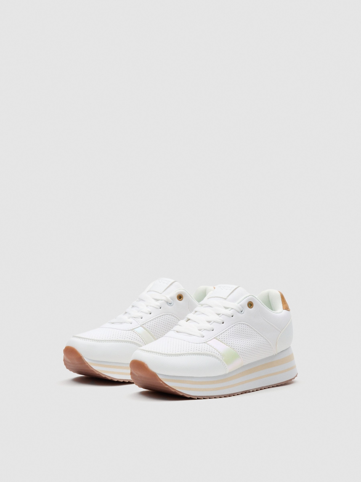 Sapatilhas de corrida com plataforma branco vista frontal 45º