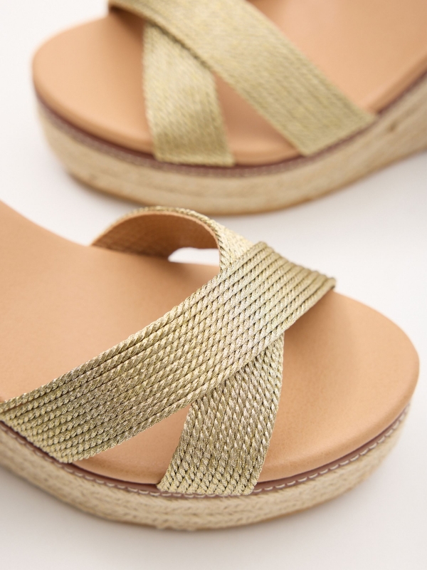 Cunhas de fio brilhante dourado/prata vista detalhe