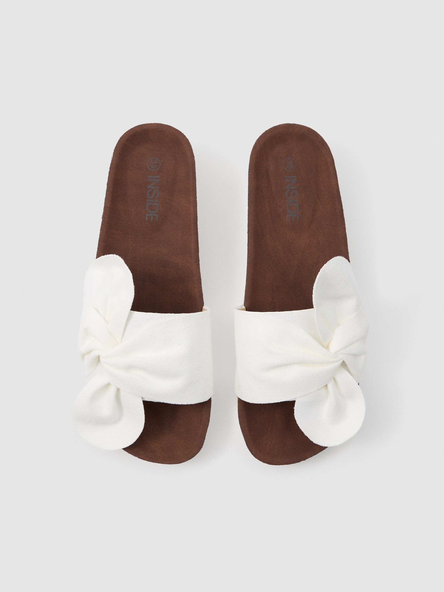 Wedge shovel loop white