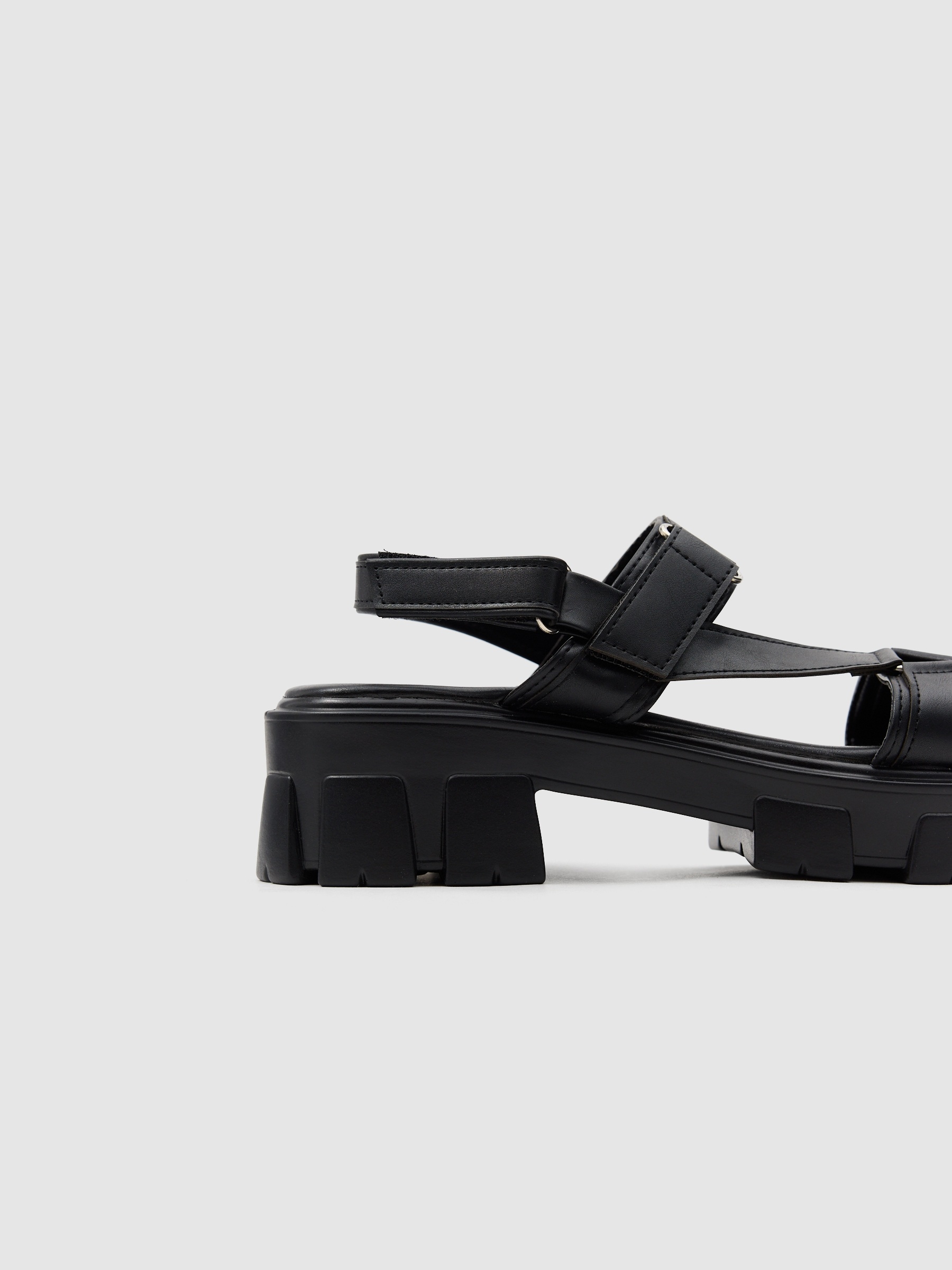 Platform track sandal black