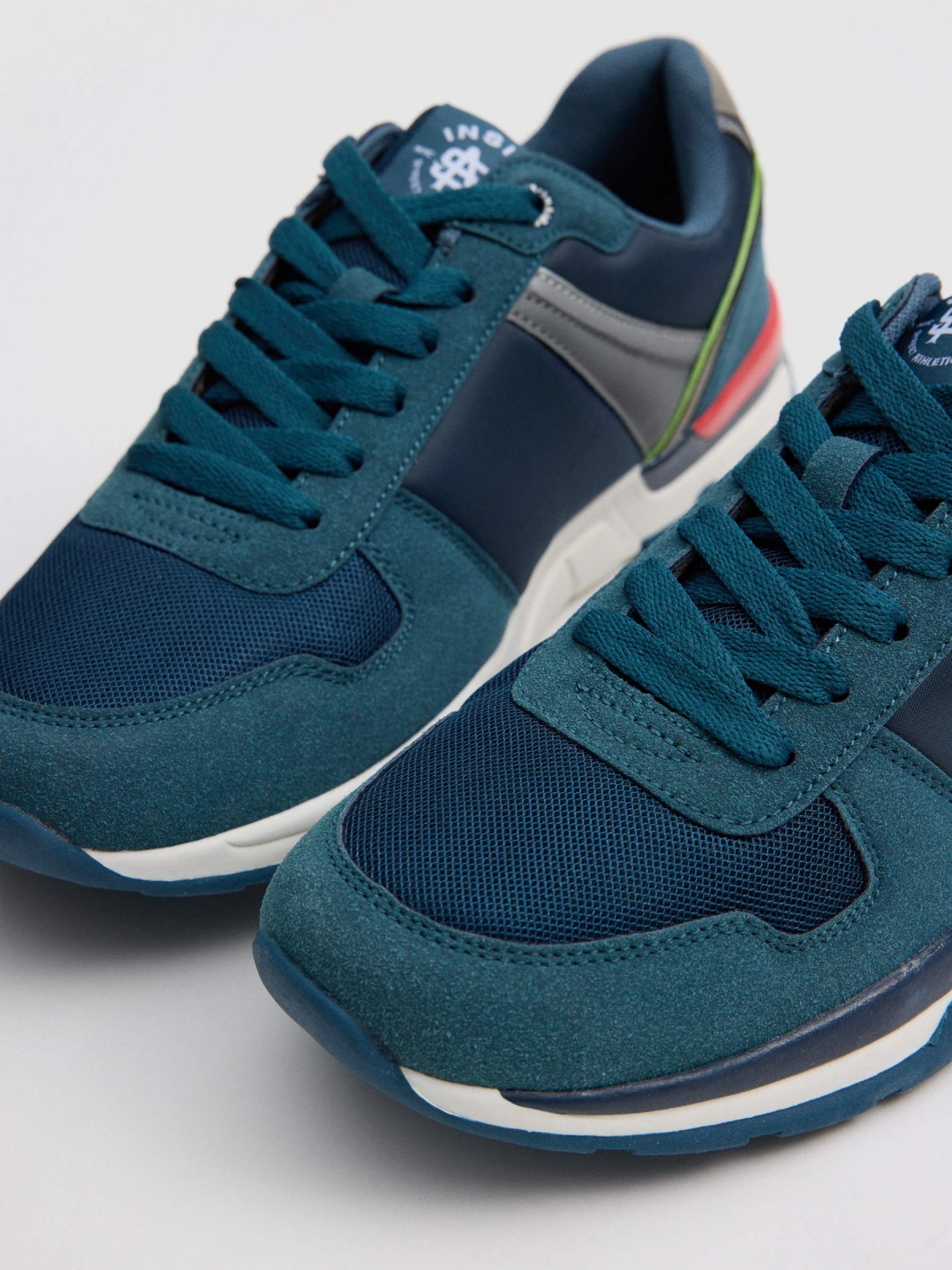 Combined nylon sneaker aquamarine detail view