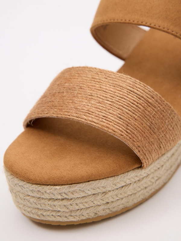 Wedge wide straps cinnamon detail view
